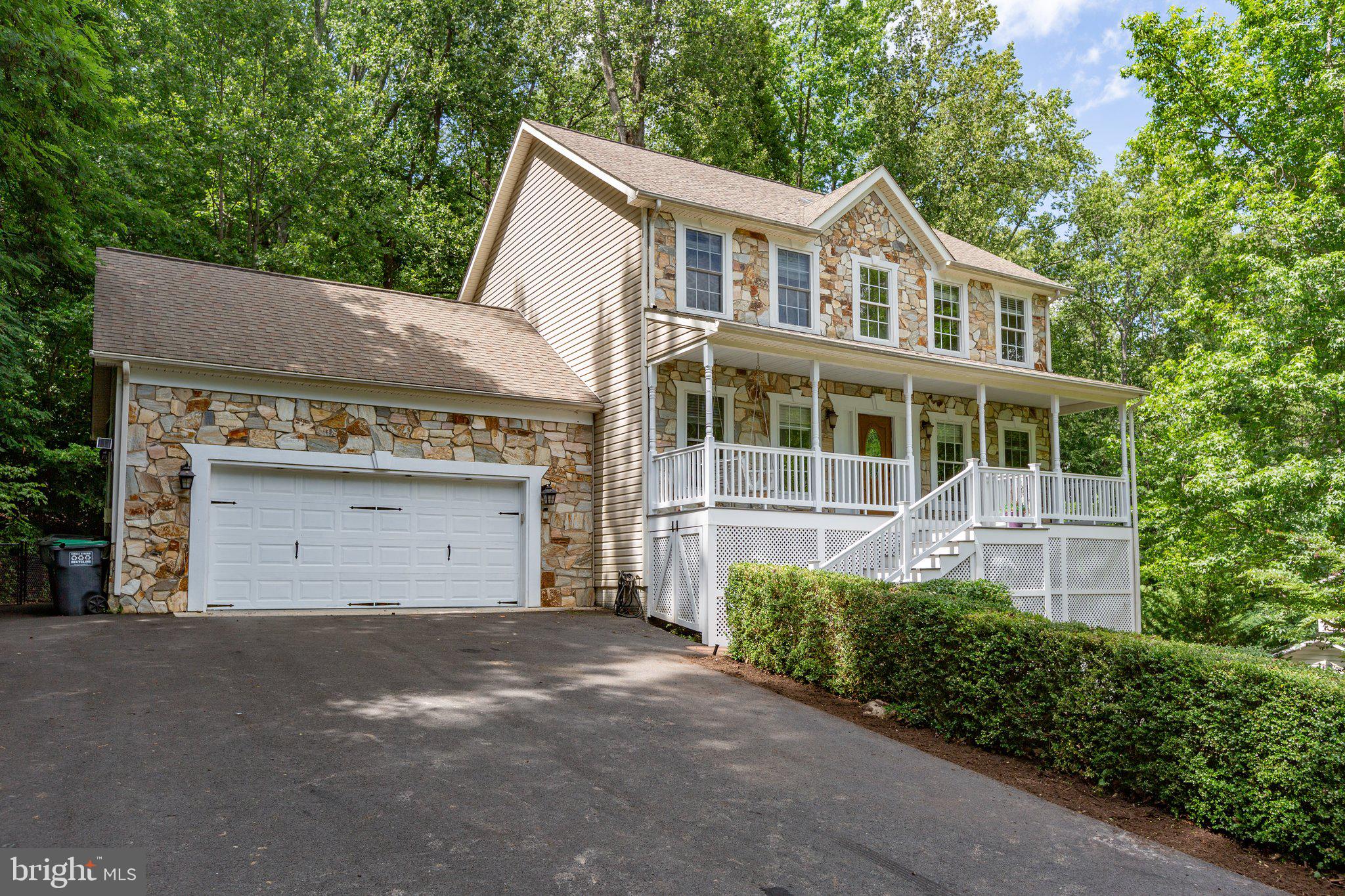 PRESIDENTIAL LAKES - Residential