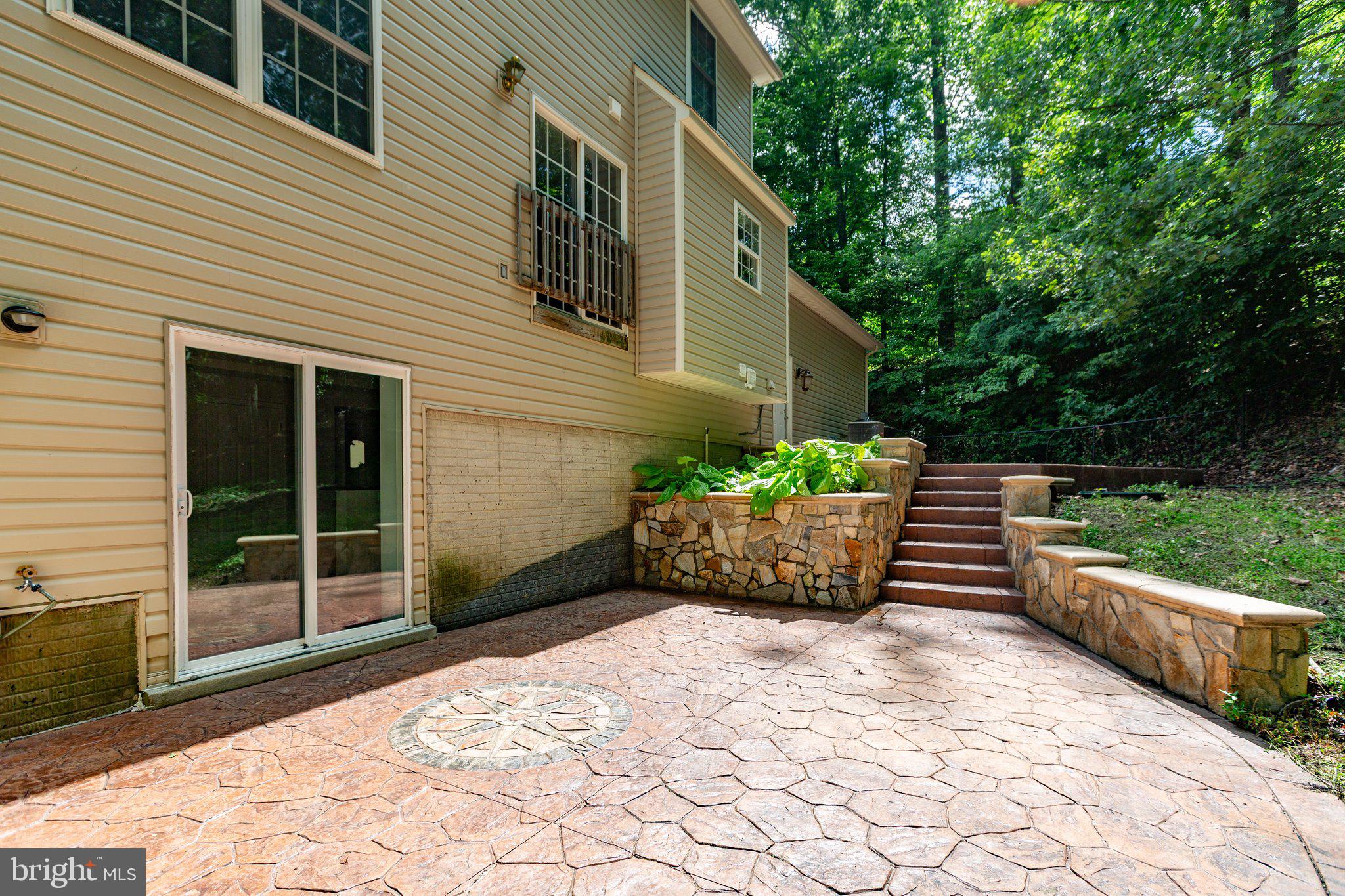 PRESIDENTIAL LAKES - Residential