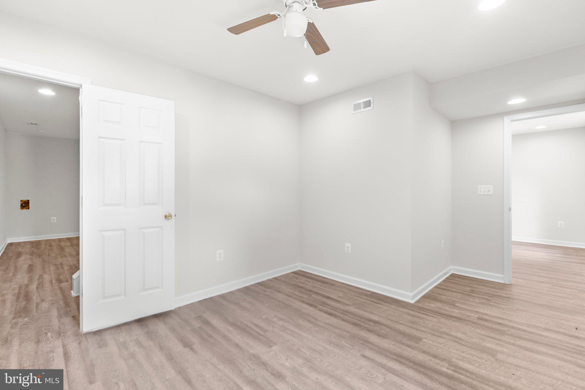 PRESIDENTIAL LAKES - Residential