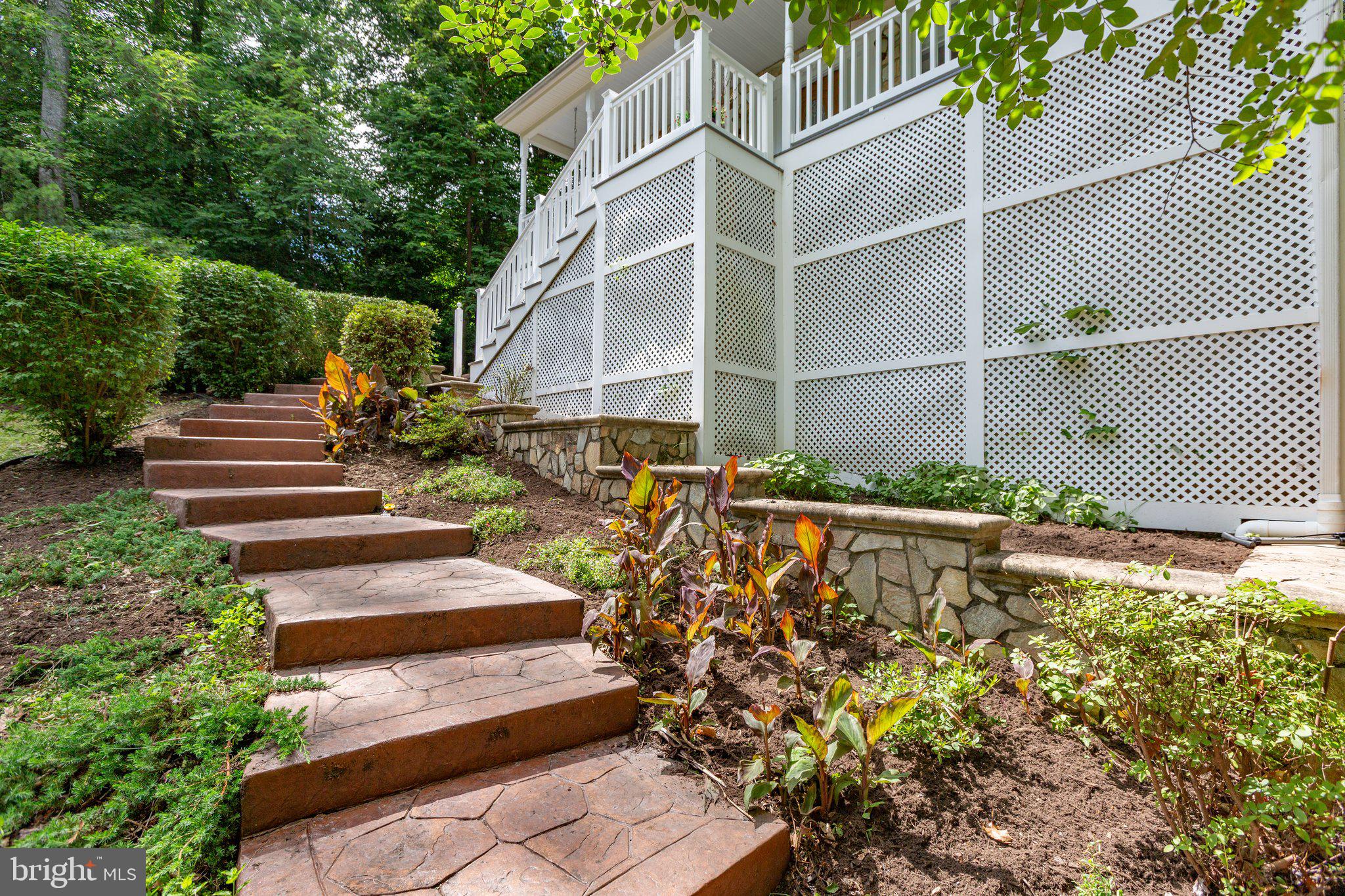 PRESIDENTIAL LAKES - Residential