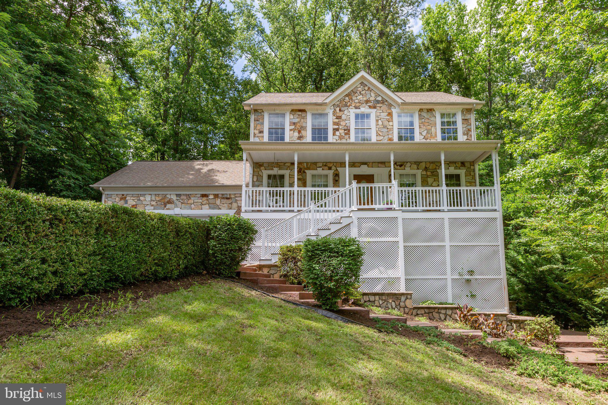 PRESIDENTIAL LAKES - Residential