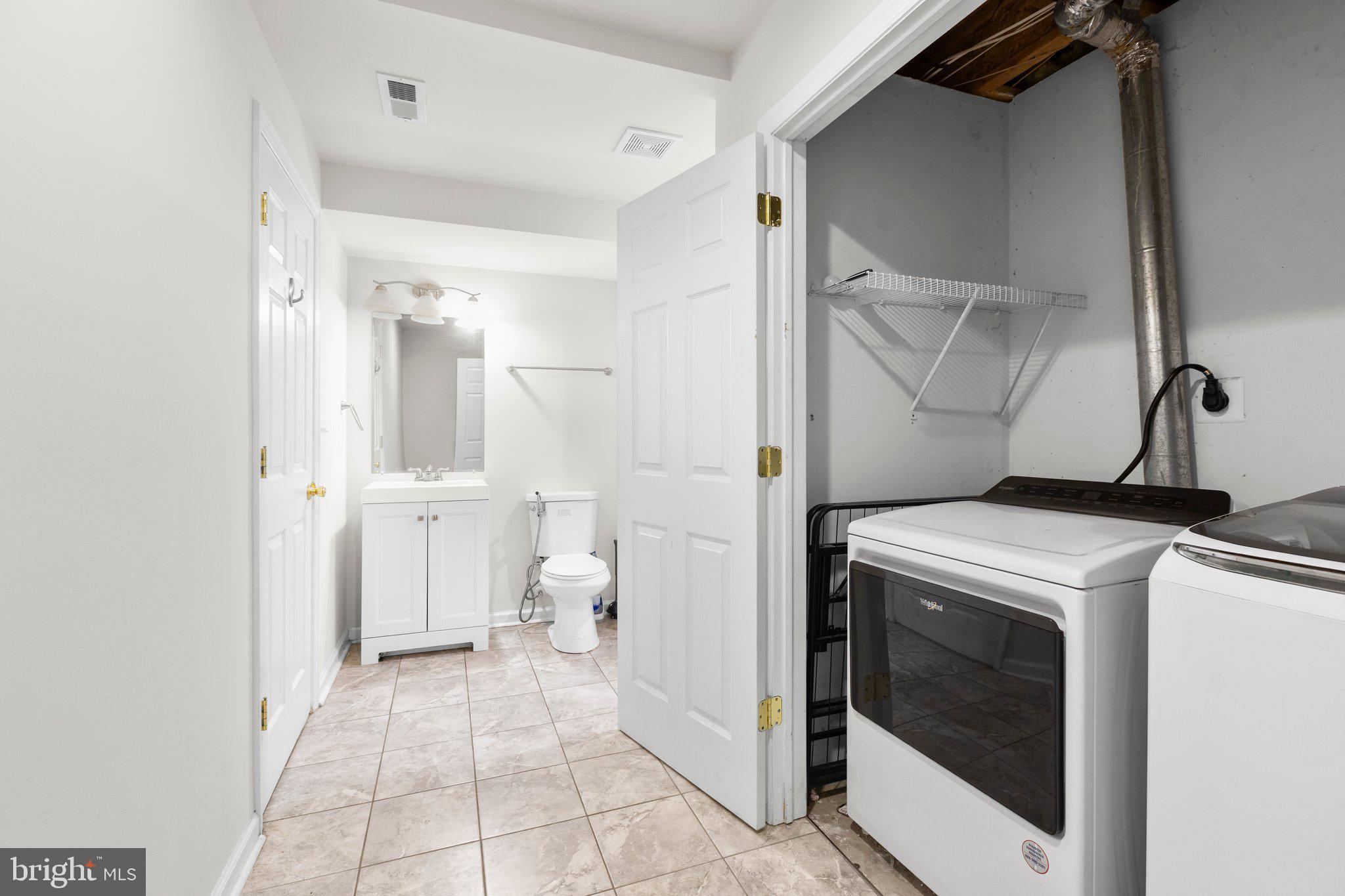 PRESIDENTIAL LAKES - Residential