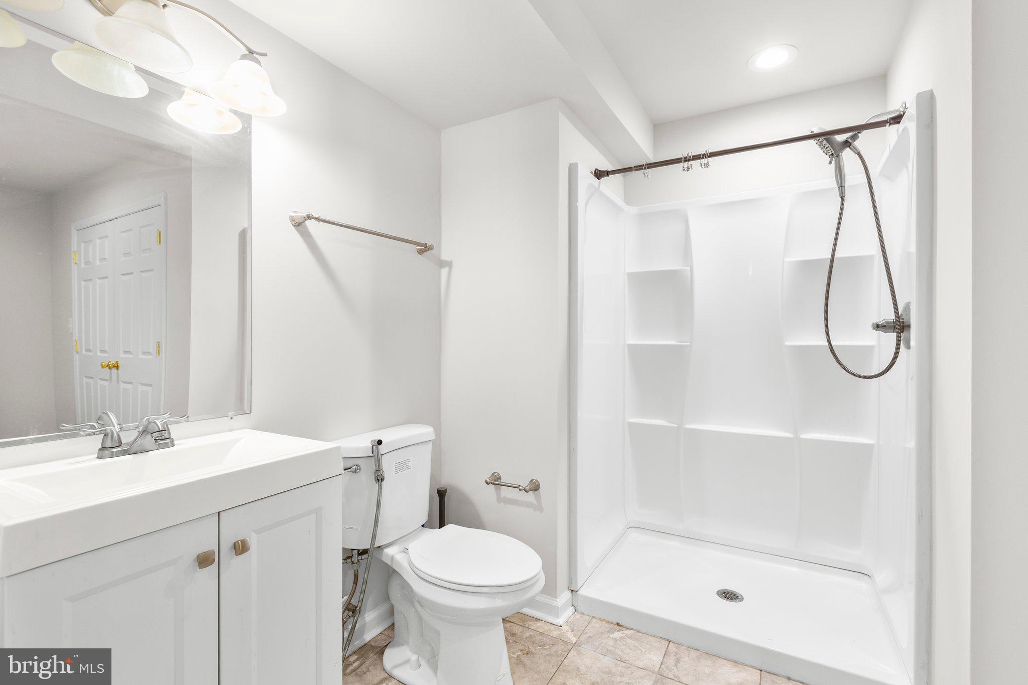 PRESIDENTIAL LAKES - Residential