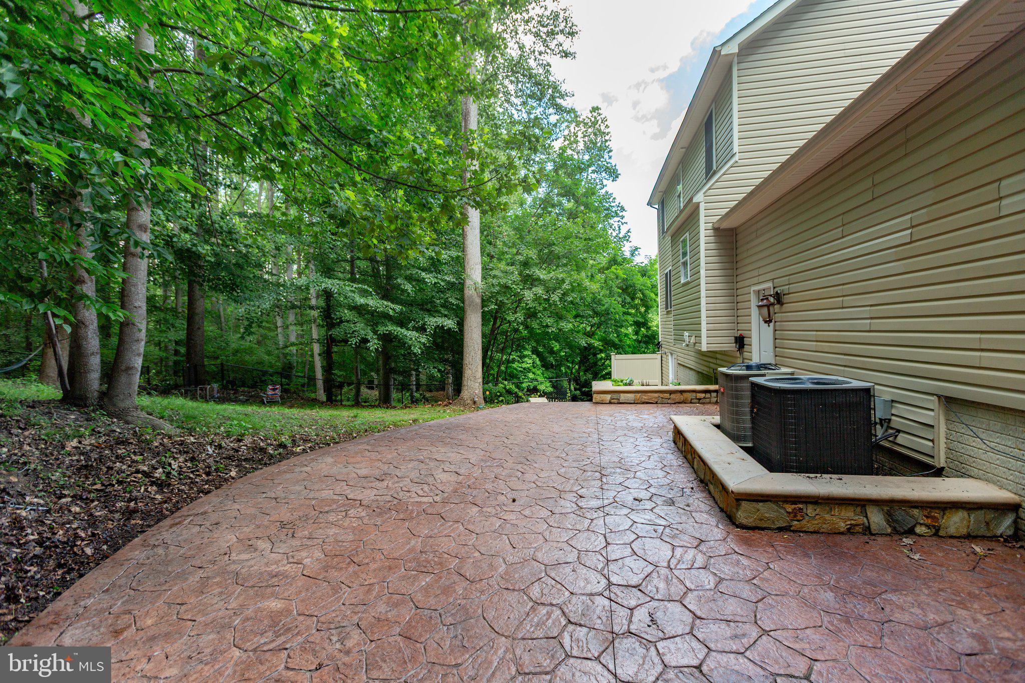 PRESIDENTIAL LAKES - Residential