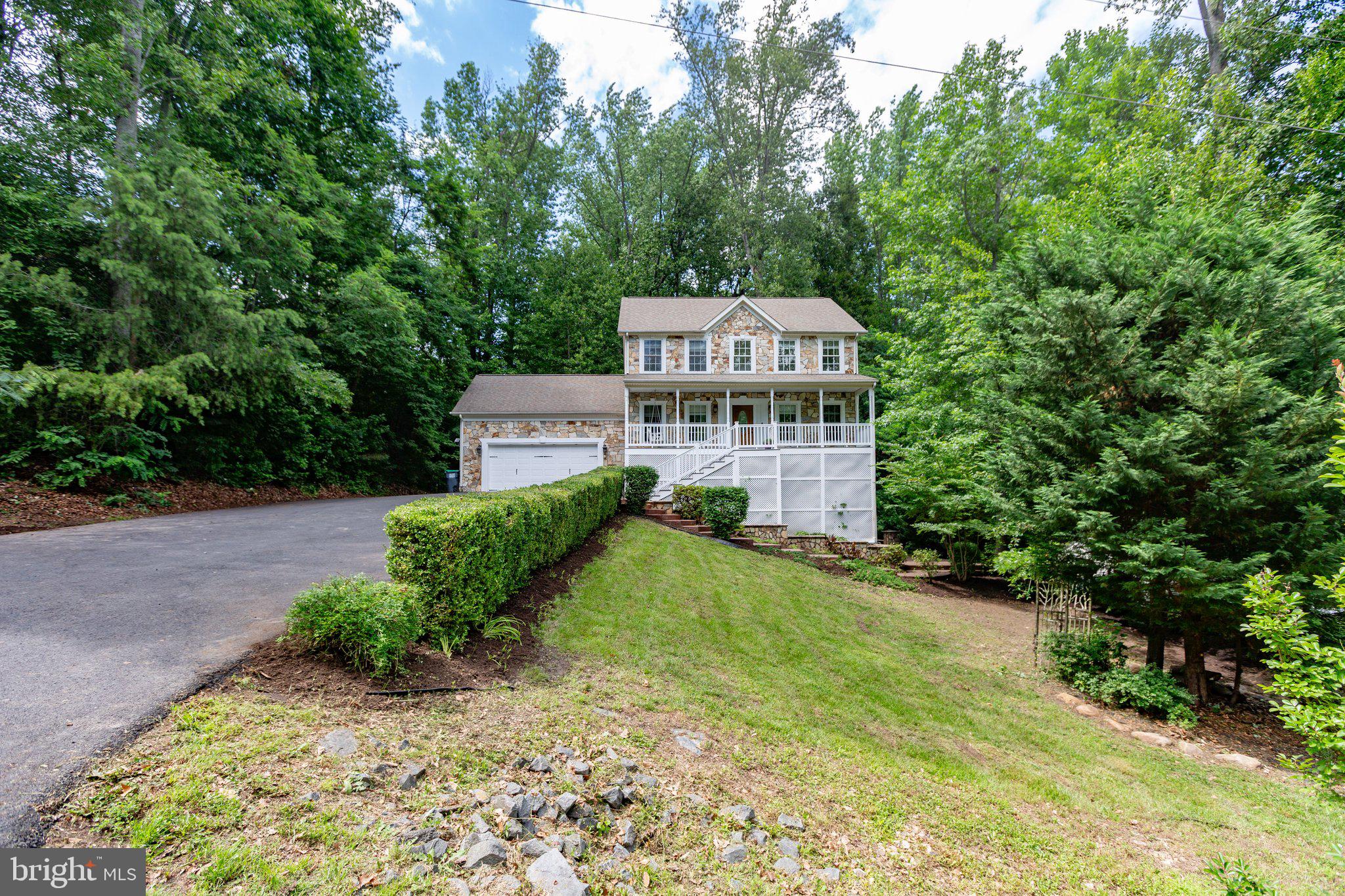 PRESIDENTIAL LAKES - Residential