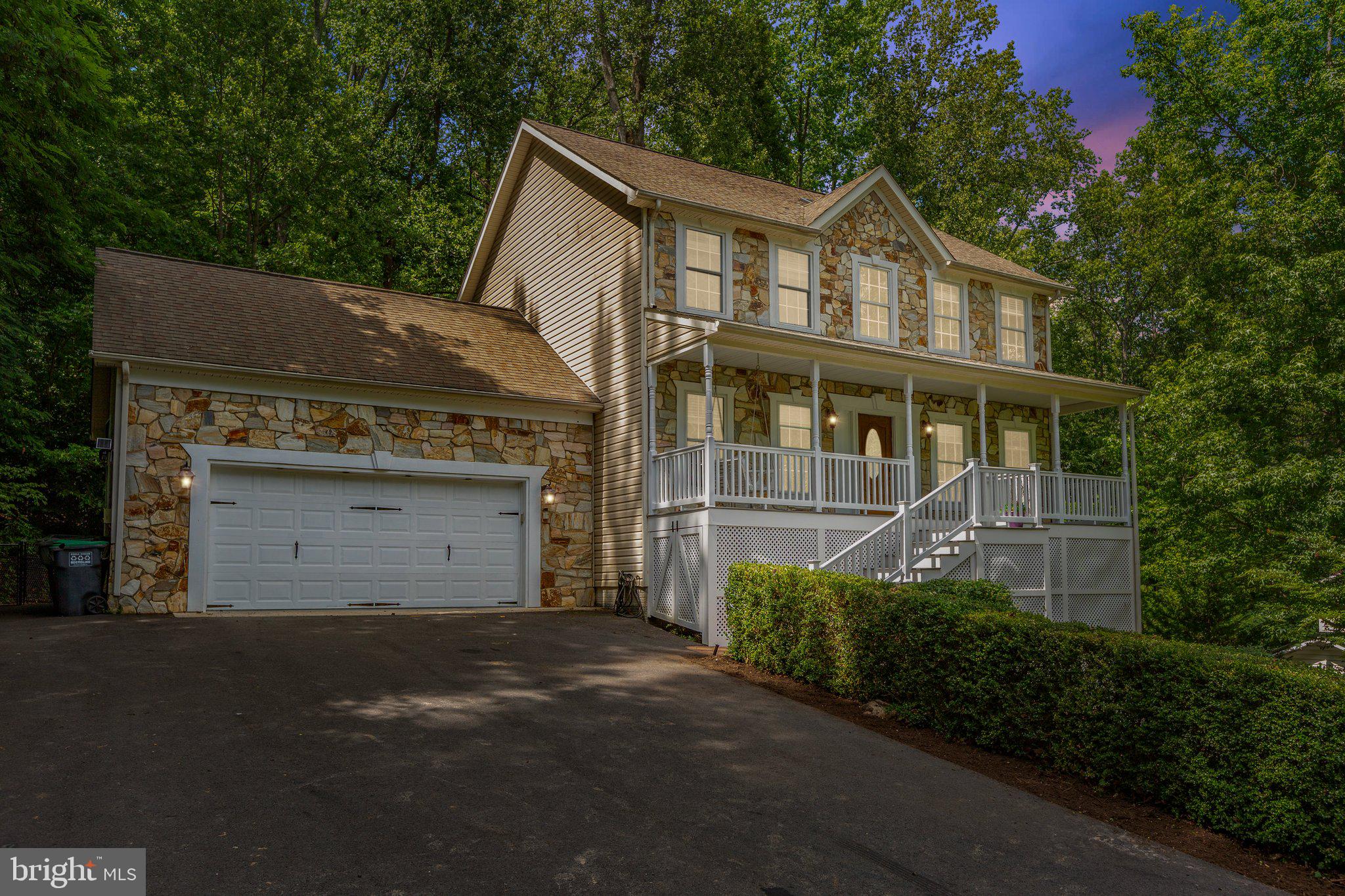 PRESIDENTIAL LAKES - Residential