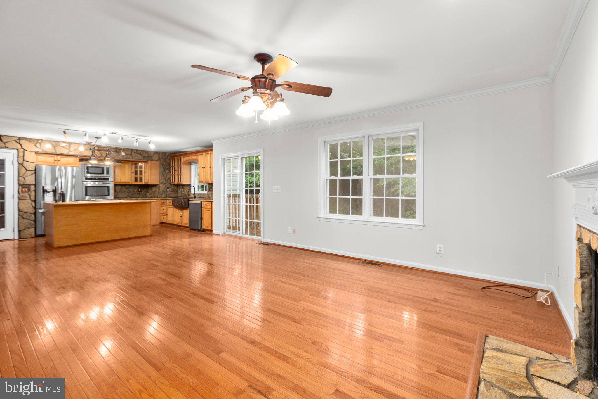 PRESIDENTIAL LAKES - Residential