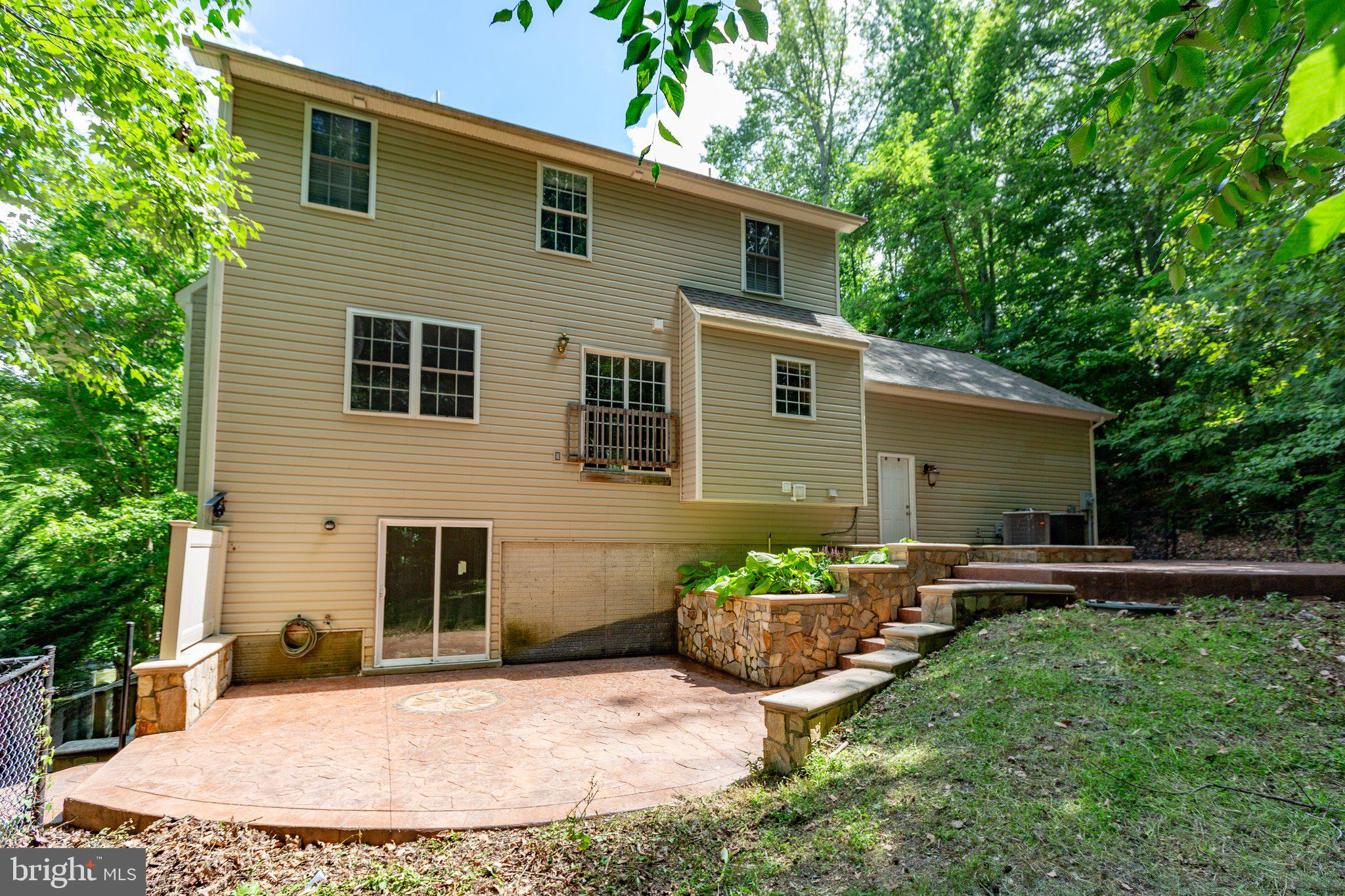 PRESIDENTIAL LAKES - Residential