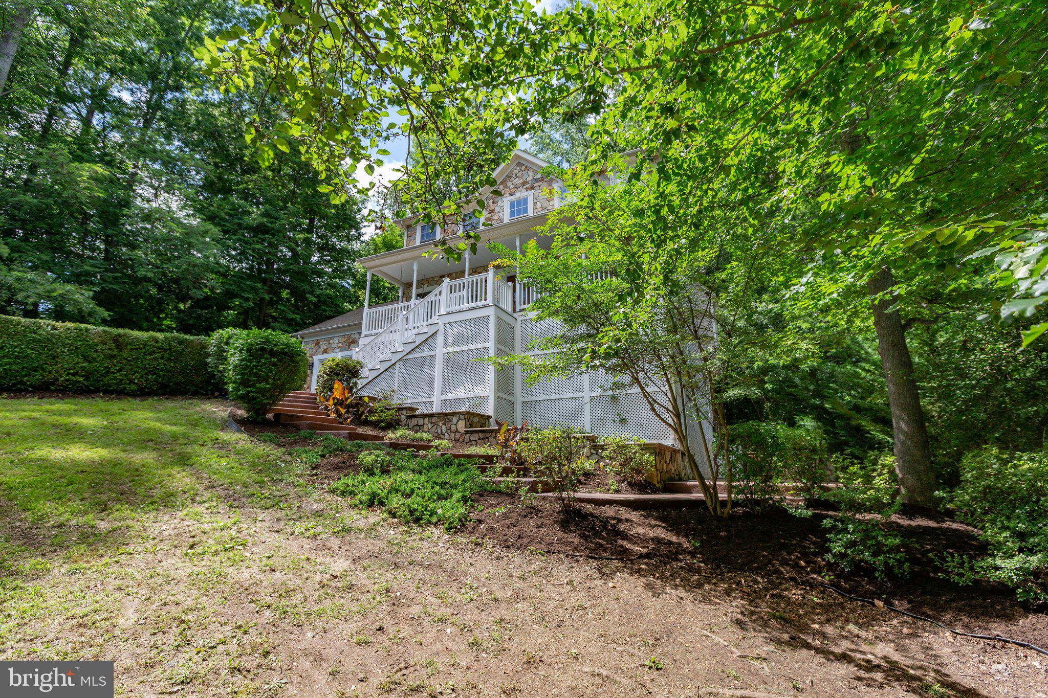 PRESIDENTIAL LAKES - Residential