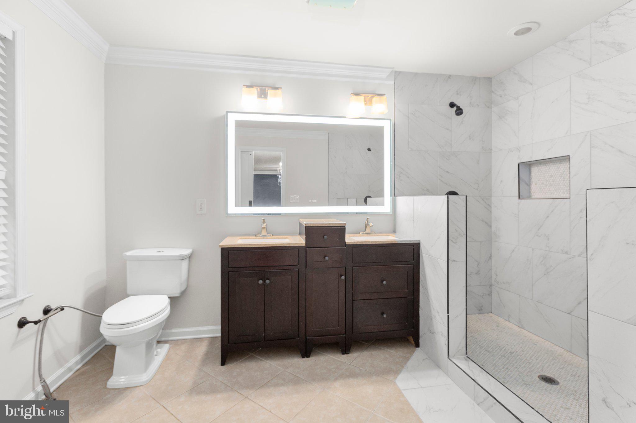 PRESIDENTIAL LAKES - Residential