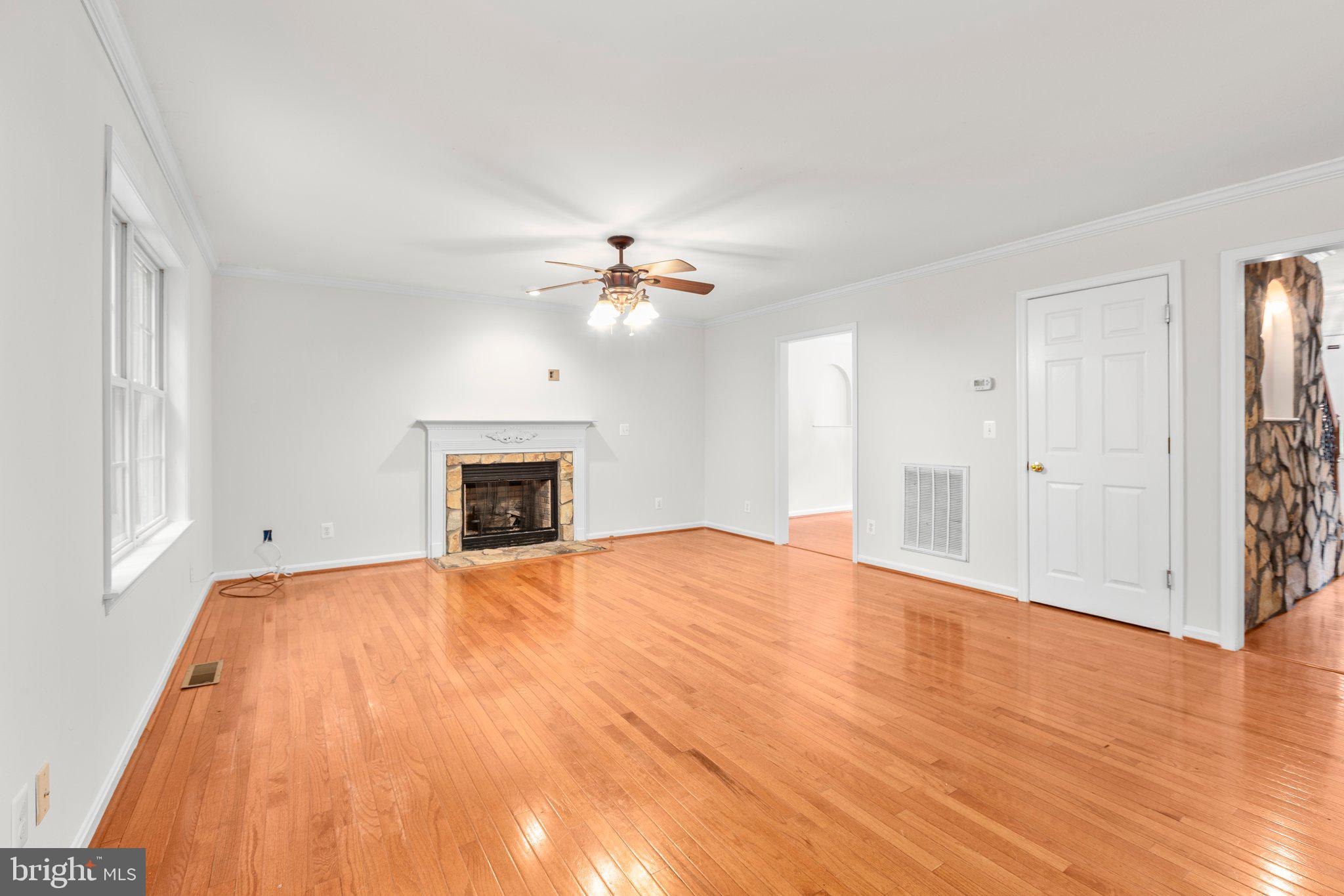 PRESIDENTIAL LAKES - Residential