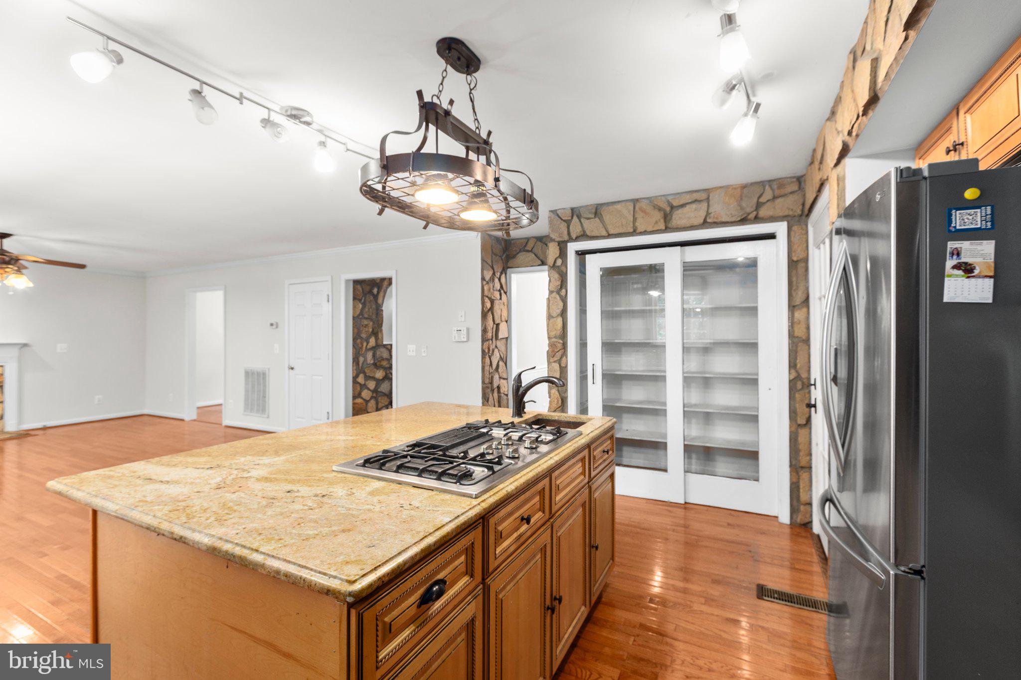 PRESIDENTIAL LAKES - Residential