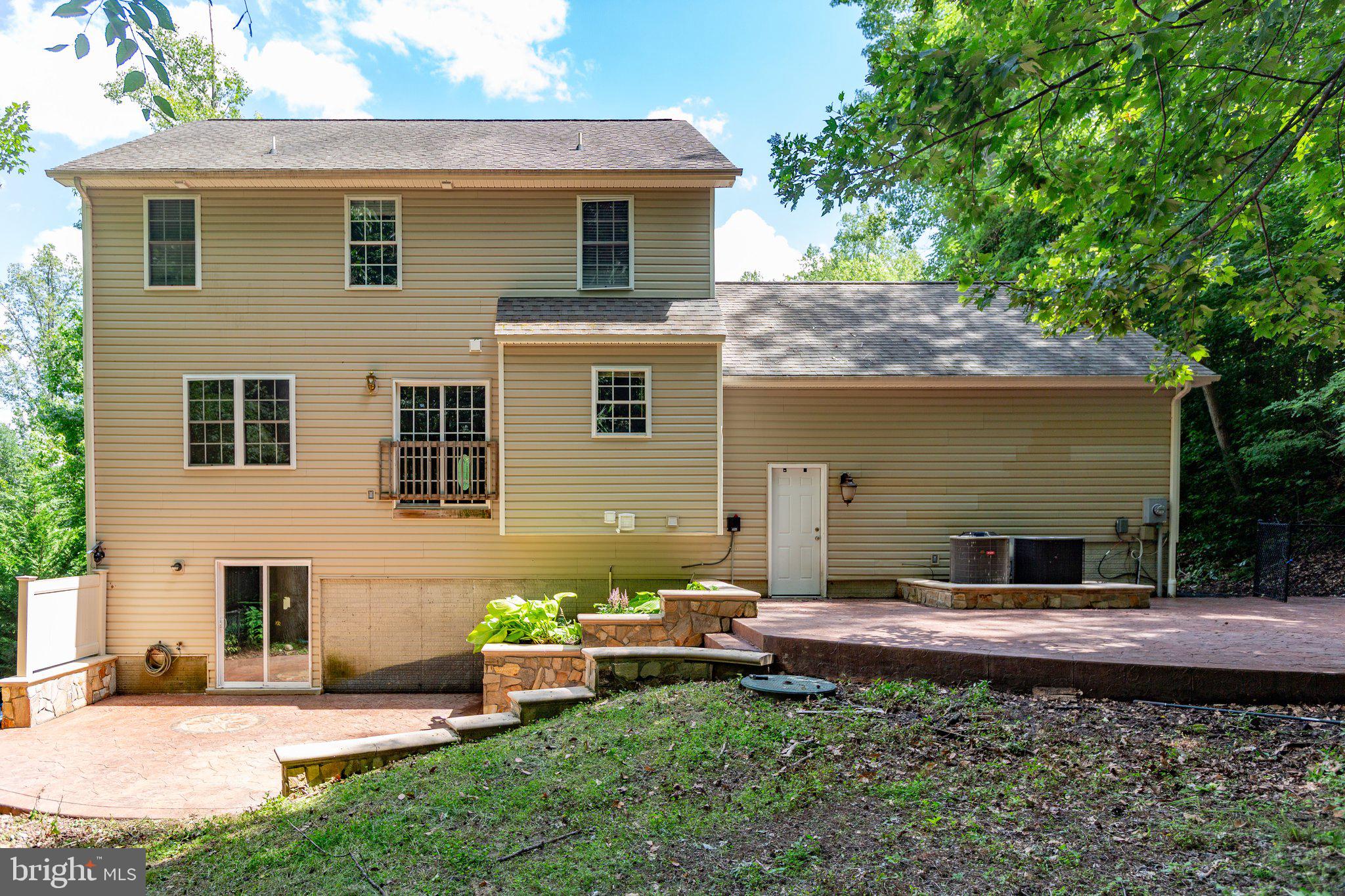 PRESIDENTIAL LAKES - Residential