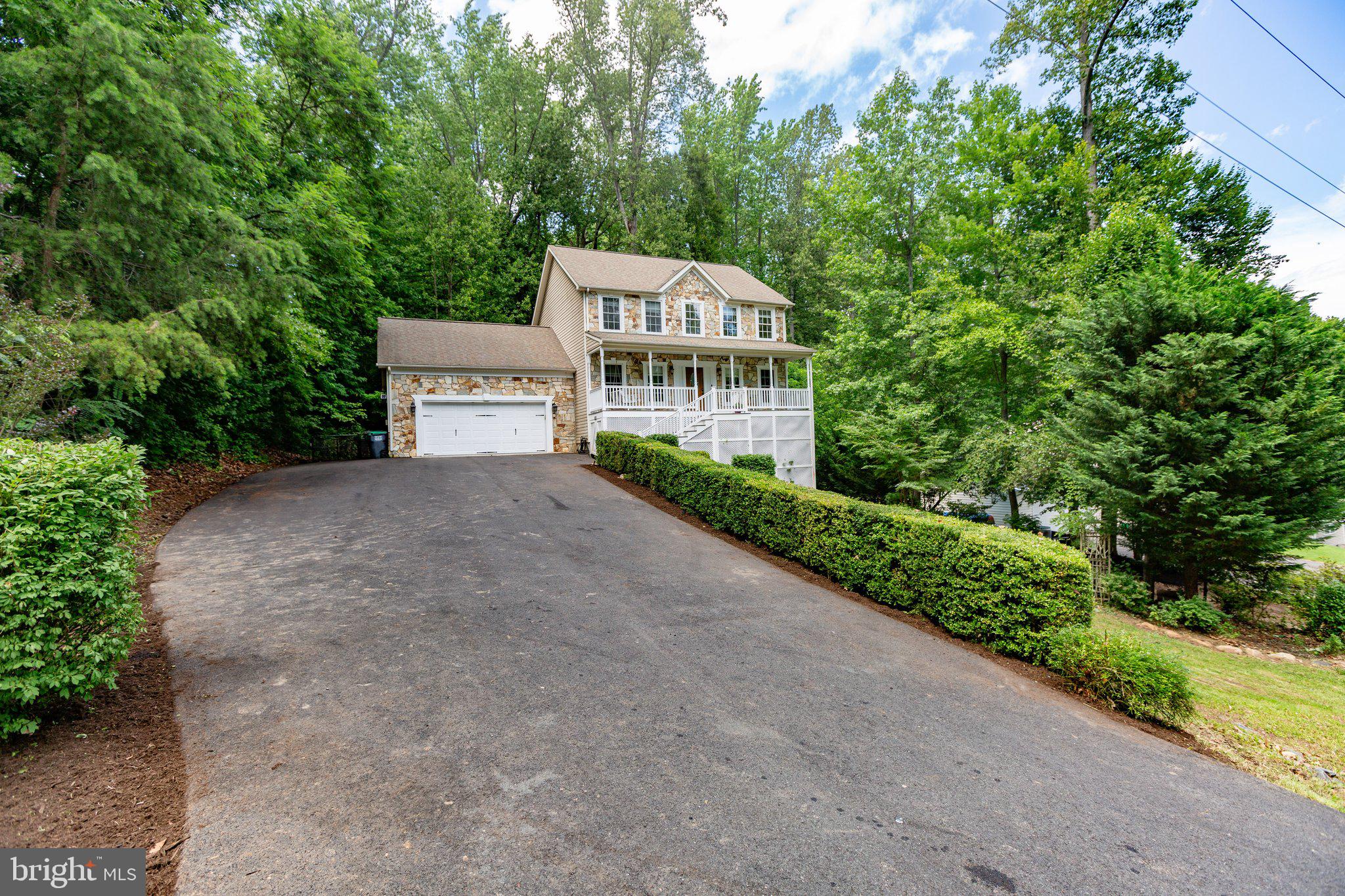 PRESIDENTIAL LAKES - Residential