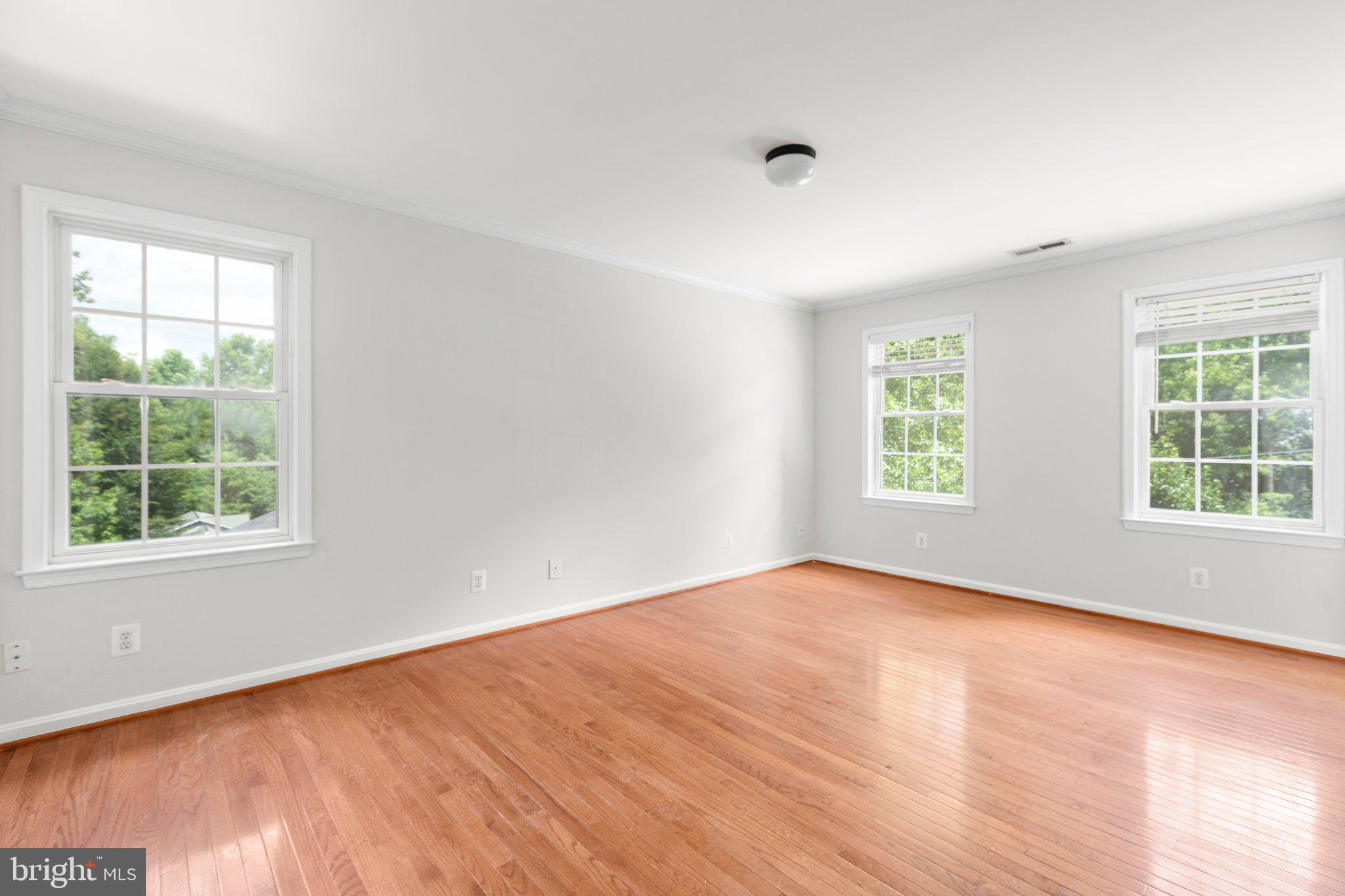 PRESIDENTIAL LAKES - Residential