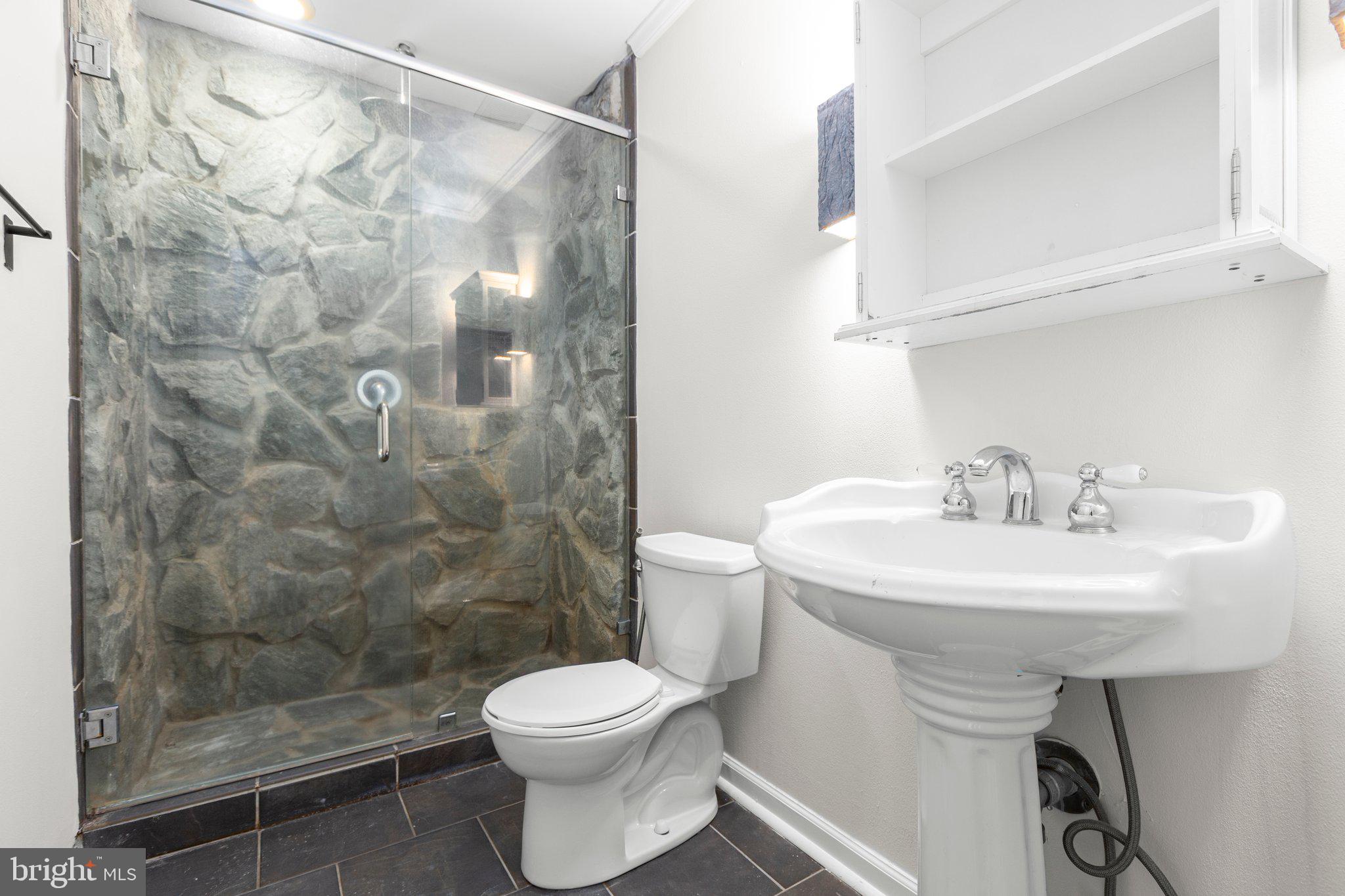 PRESIDENTIAL LAKES - Residential