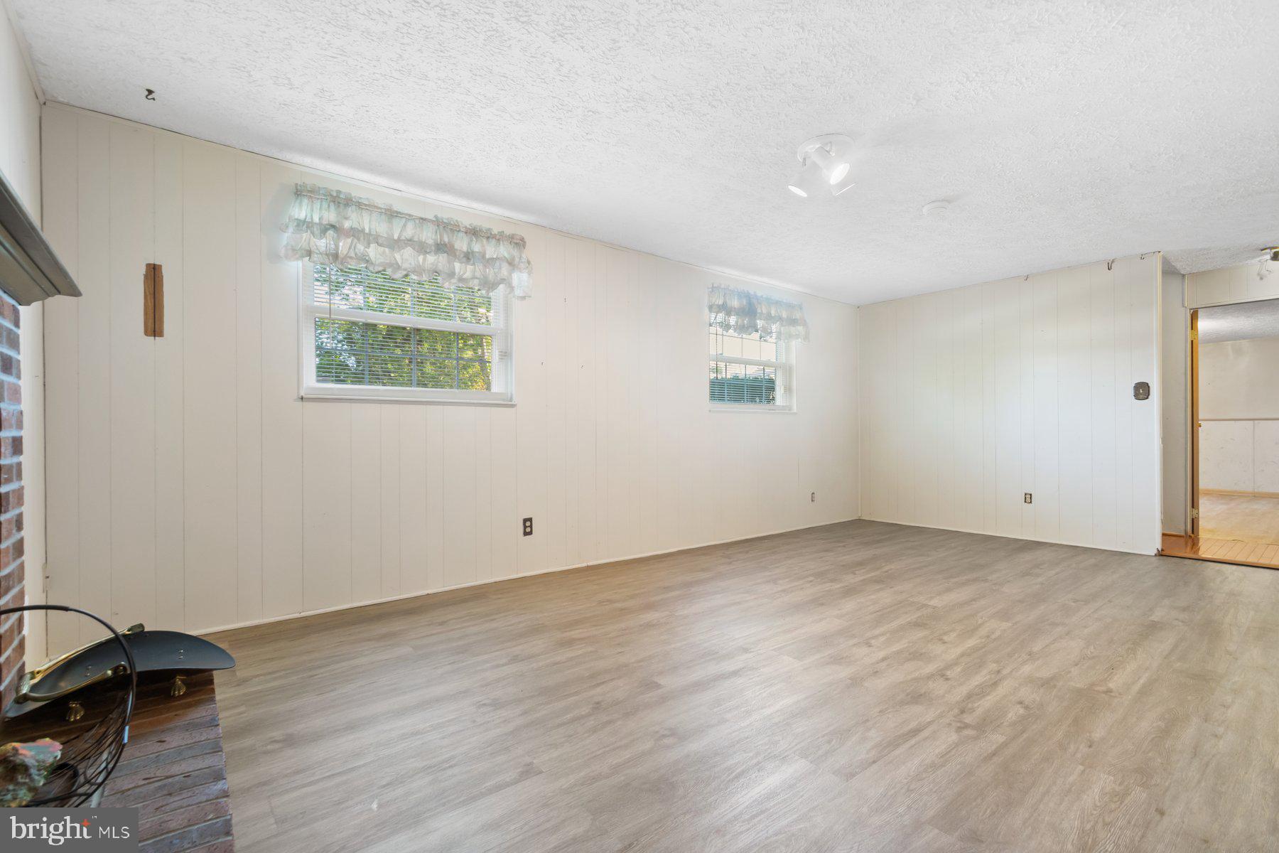 ACADEMY ACRES - Residential