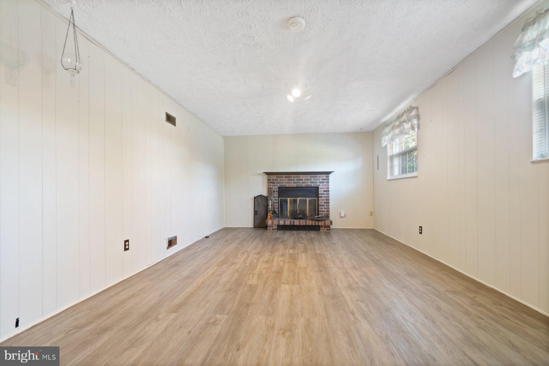 ACADEMY ACRES - Residential