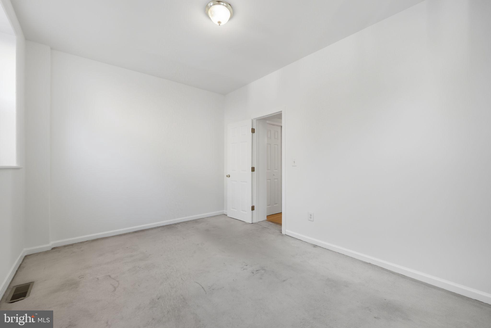 ROXBOROUGH - Residential Lease