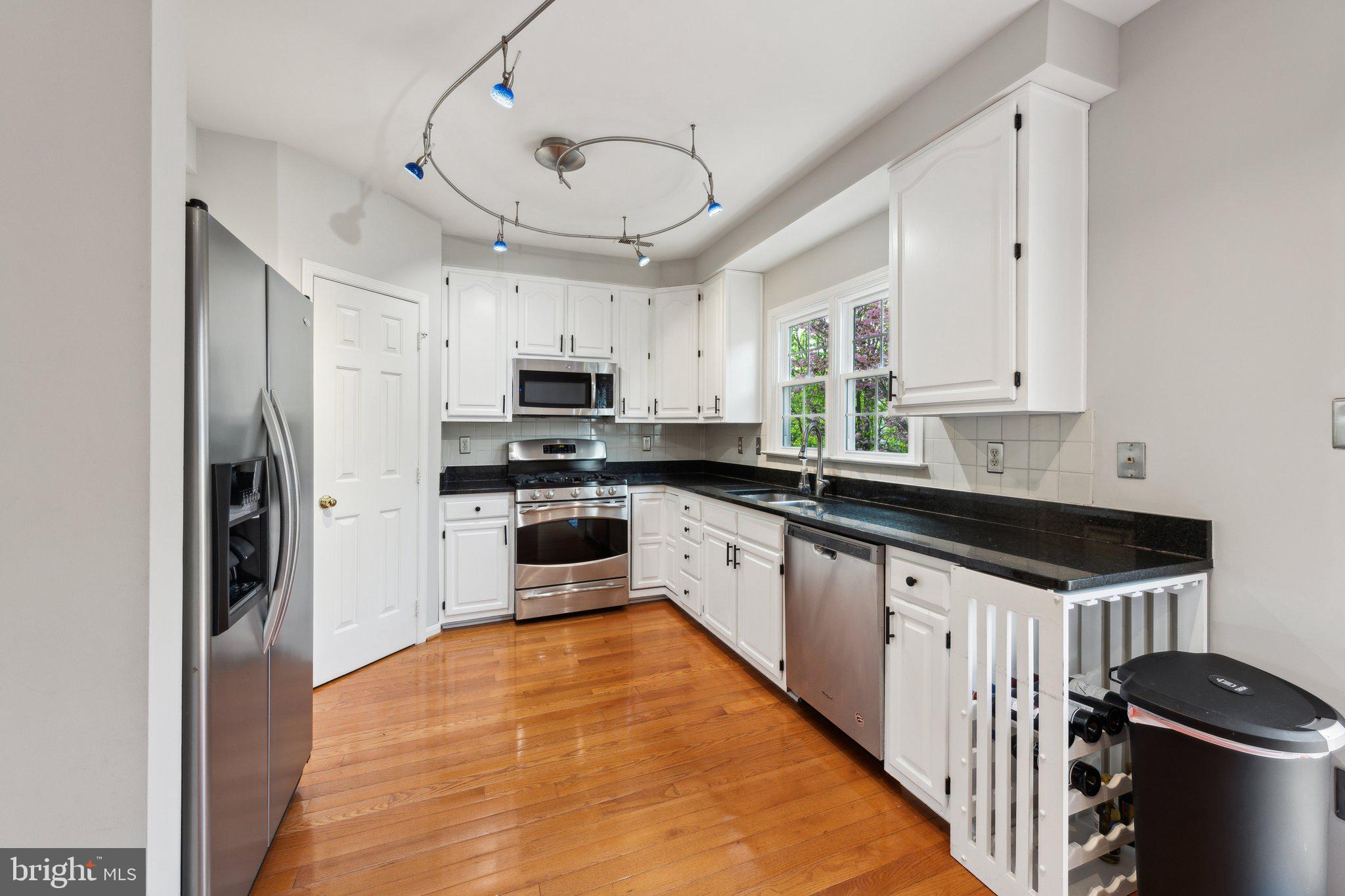 THE MEWS - Residential