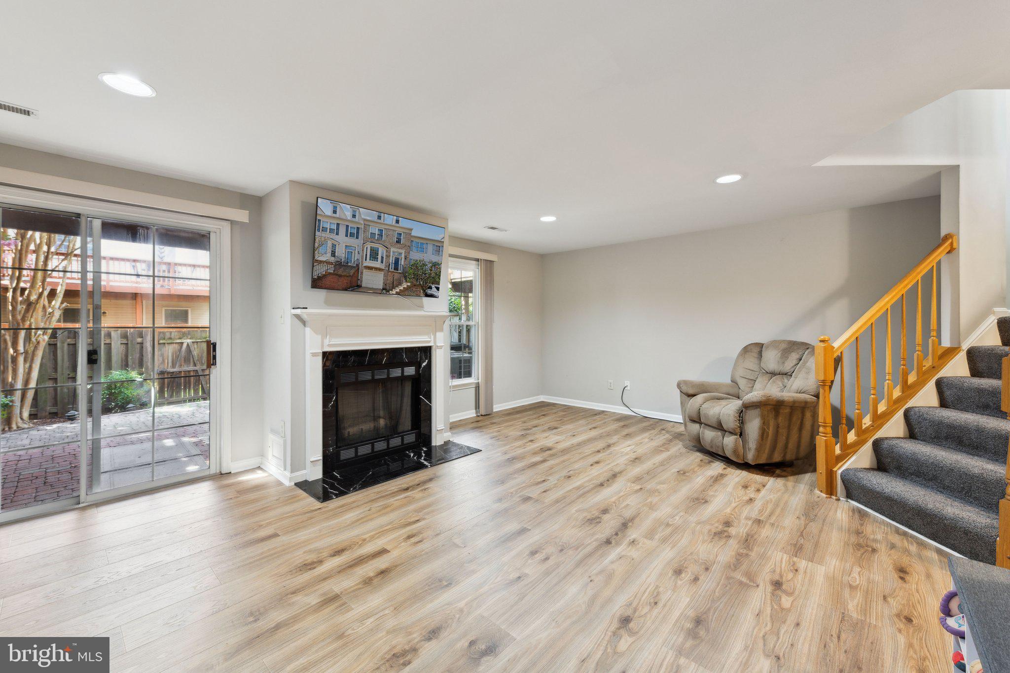 THE MEWS - Residential