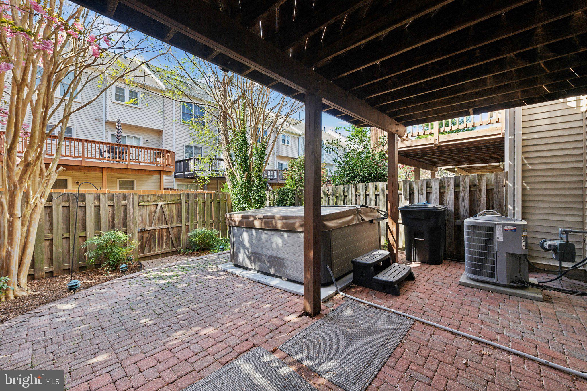 THE MEWS - Residential