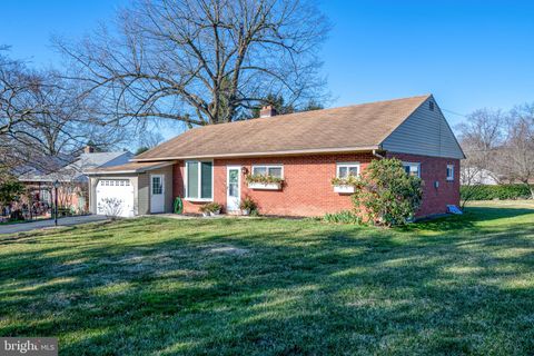 Photo of 16 QUAKER HILLS RD, LANCASTER, PA 17603 (MLS # PALA2031598)