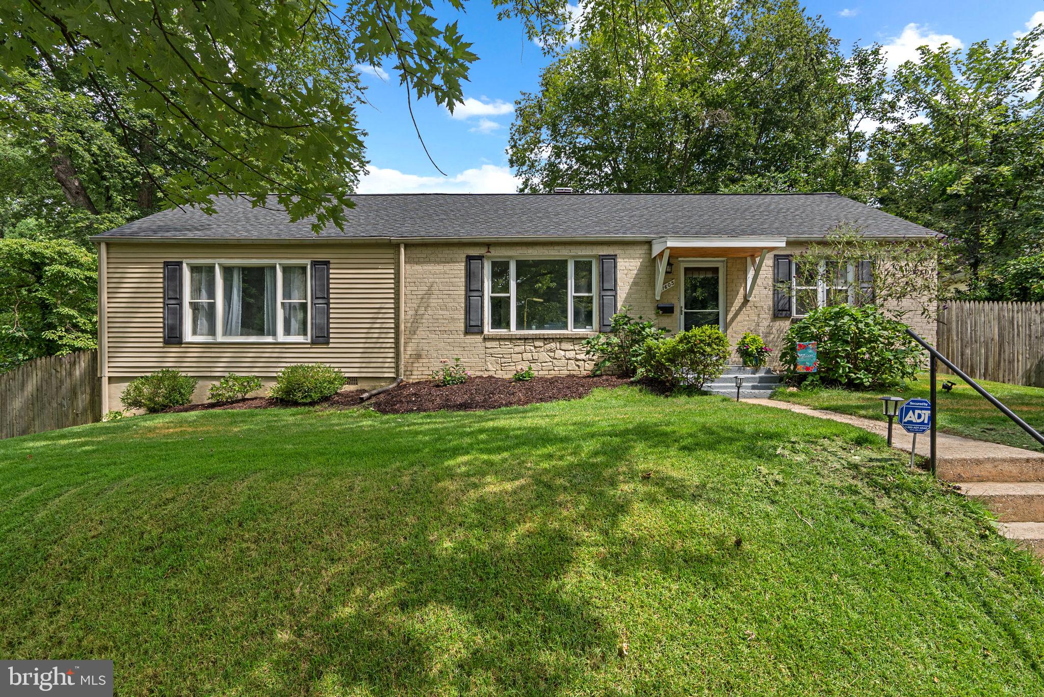 CONNECTICUT GARDENS - Residential