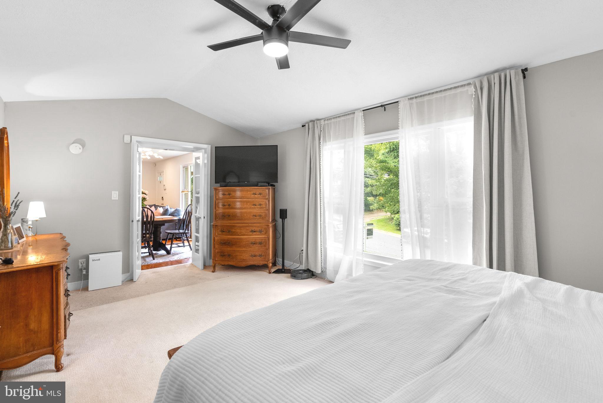 CONNECTICUT GARDENS - Residential