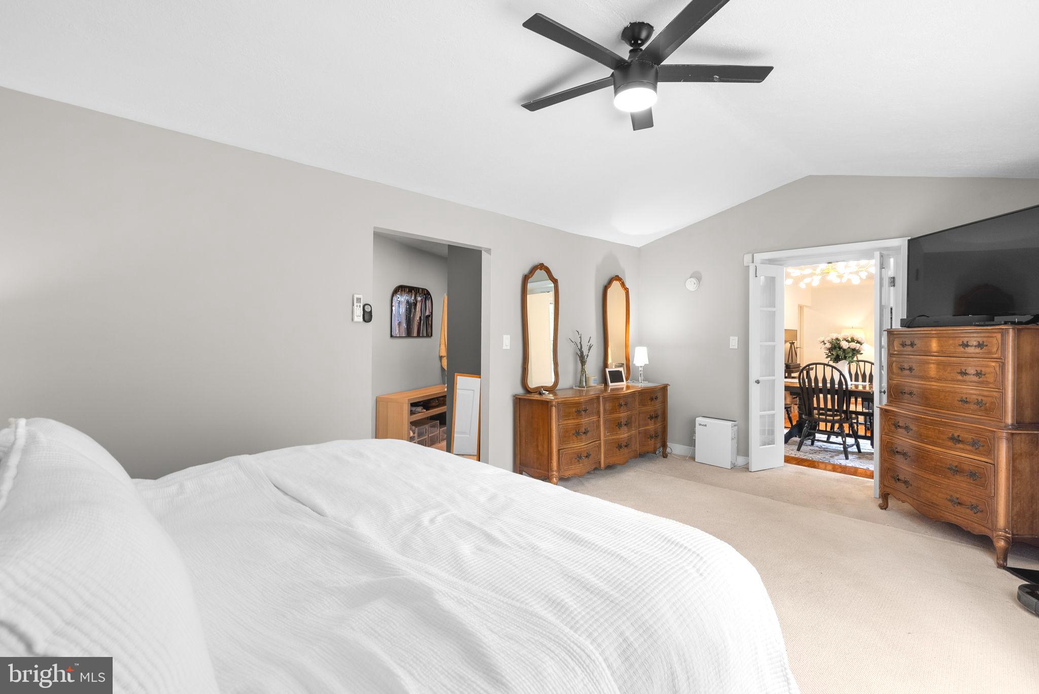 CONNECTICUT GARDENS - Residential