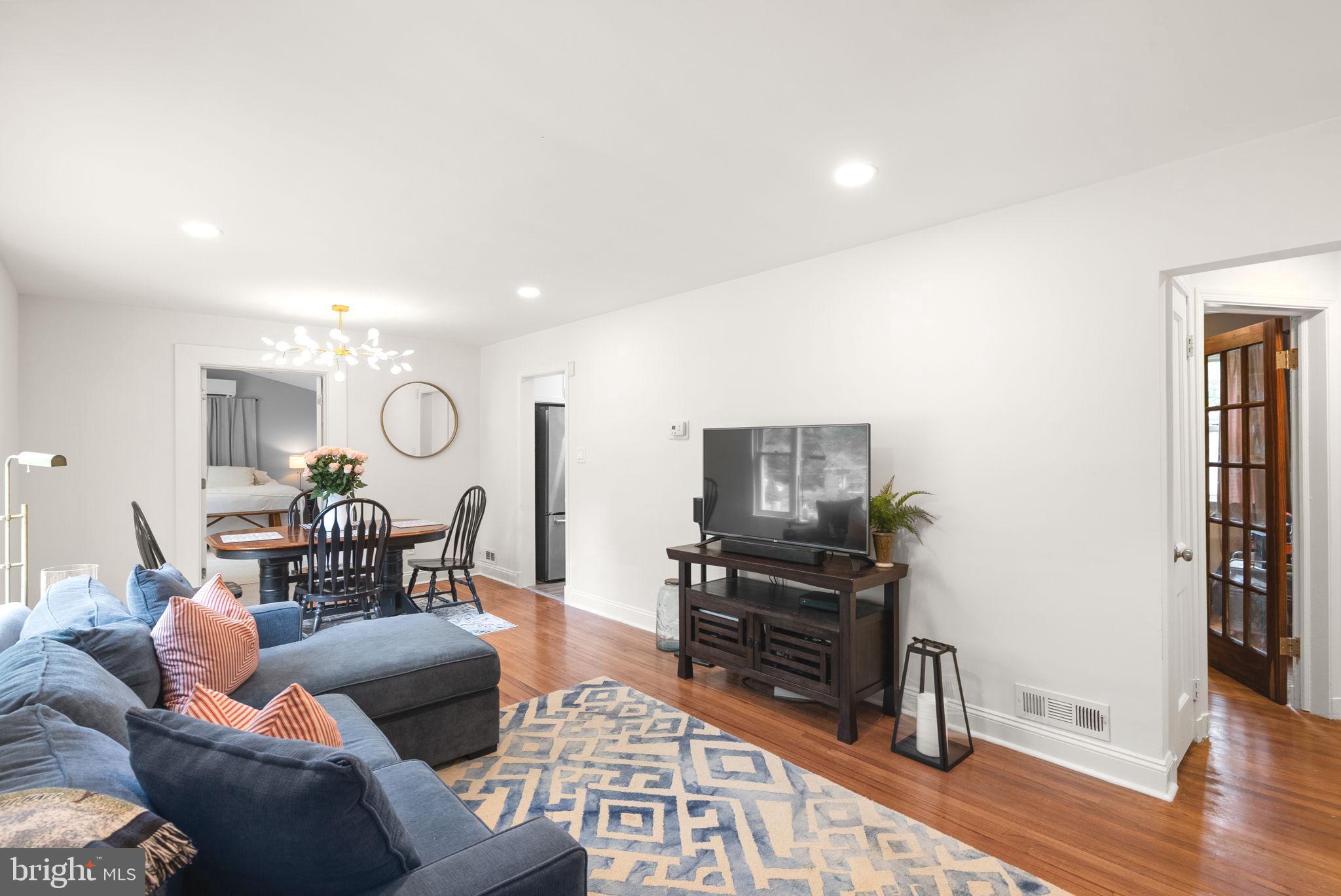 CONNECTICUT GARDENS - Residential