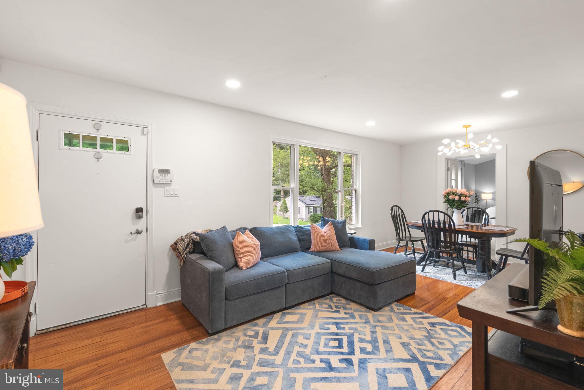 CONNECTICUT GARDENS - Residential