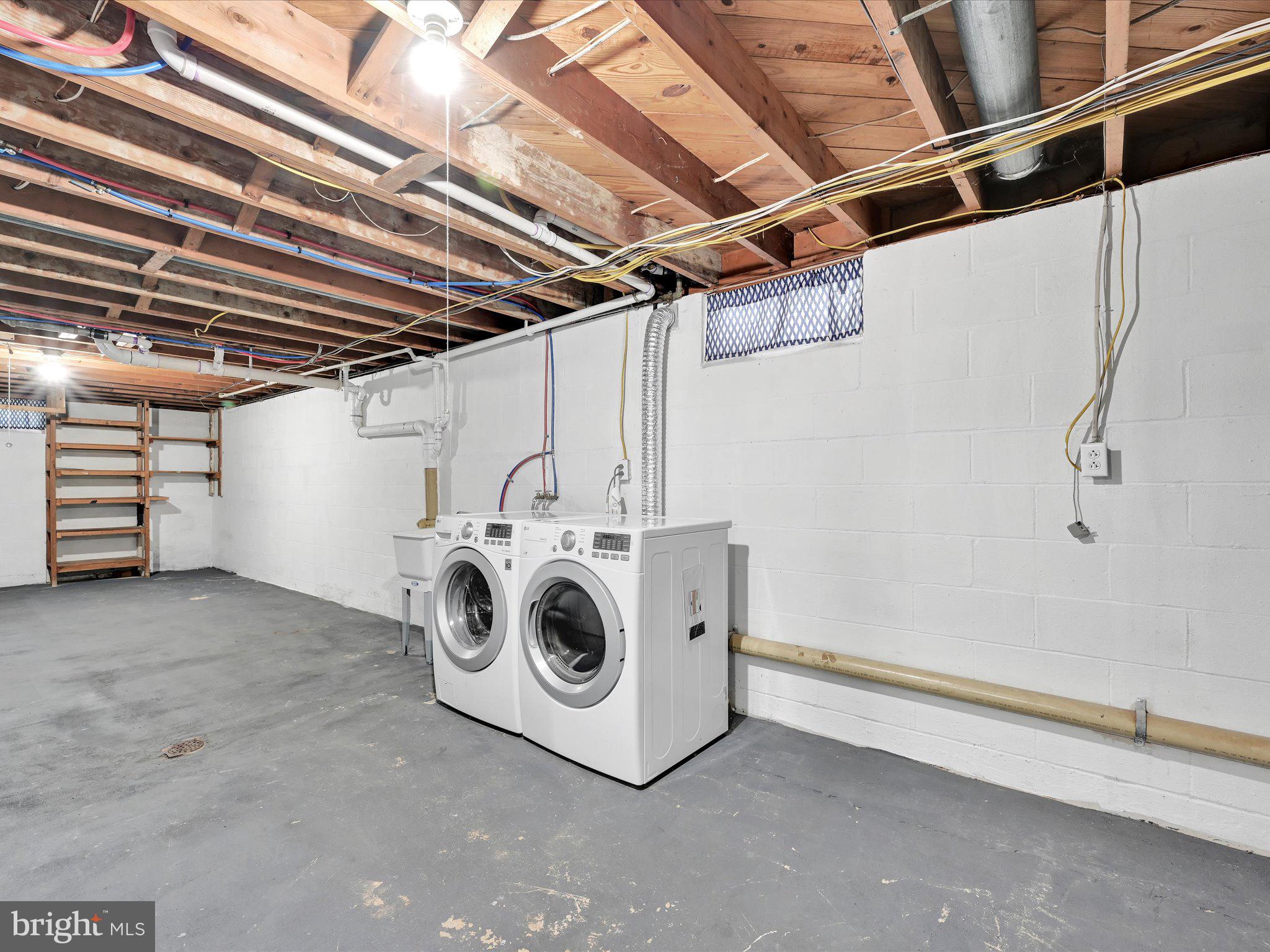 MANOR RIDGE - Residential