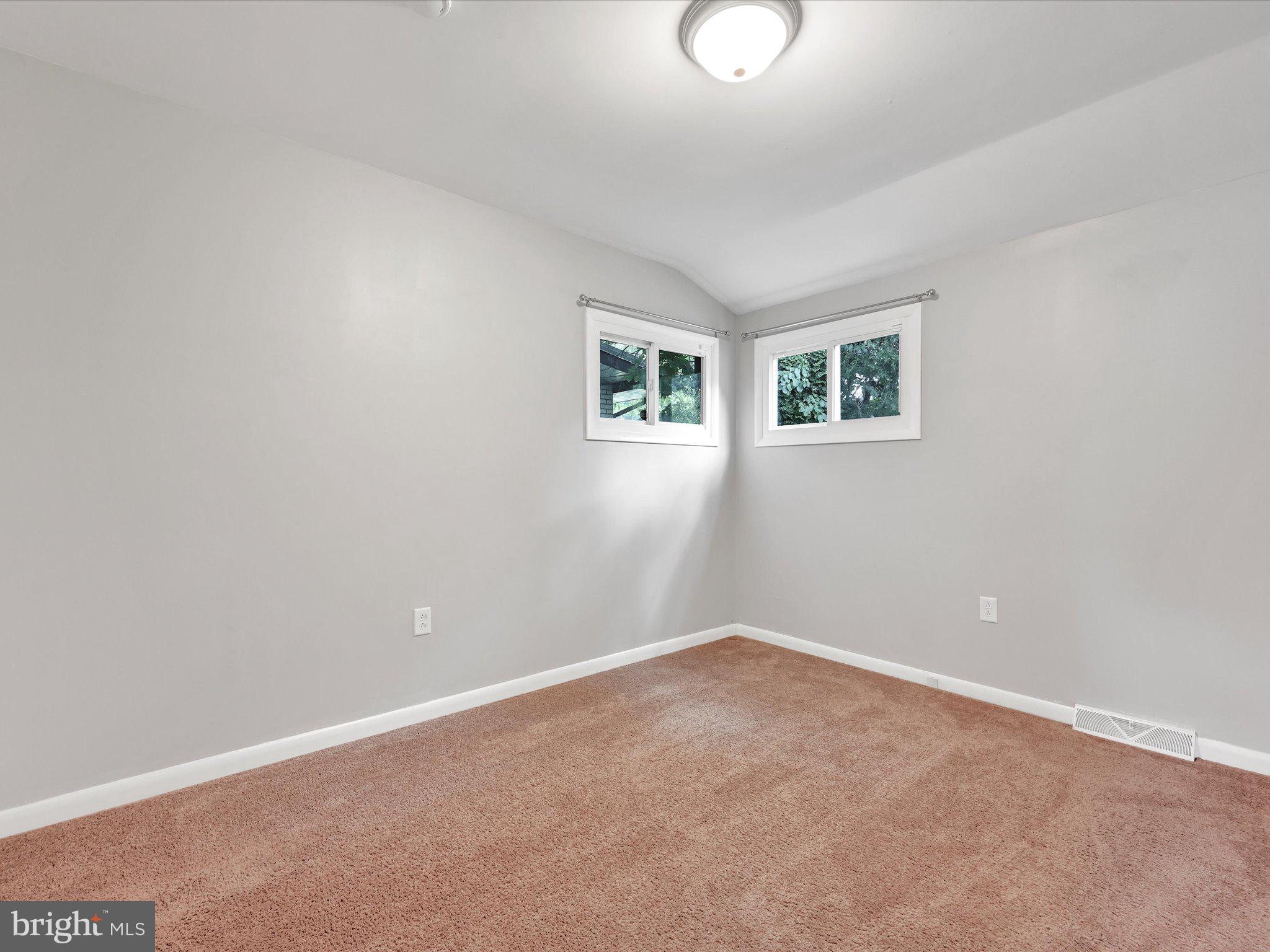 MANOR RIDGE - Residential