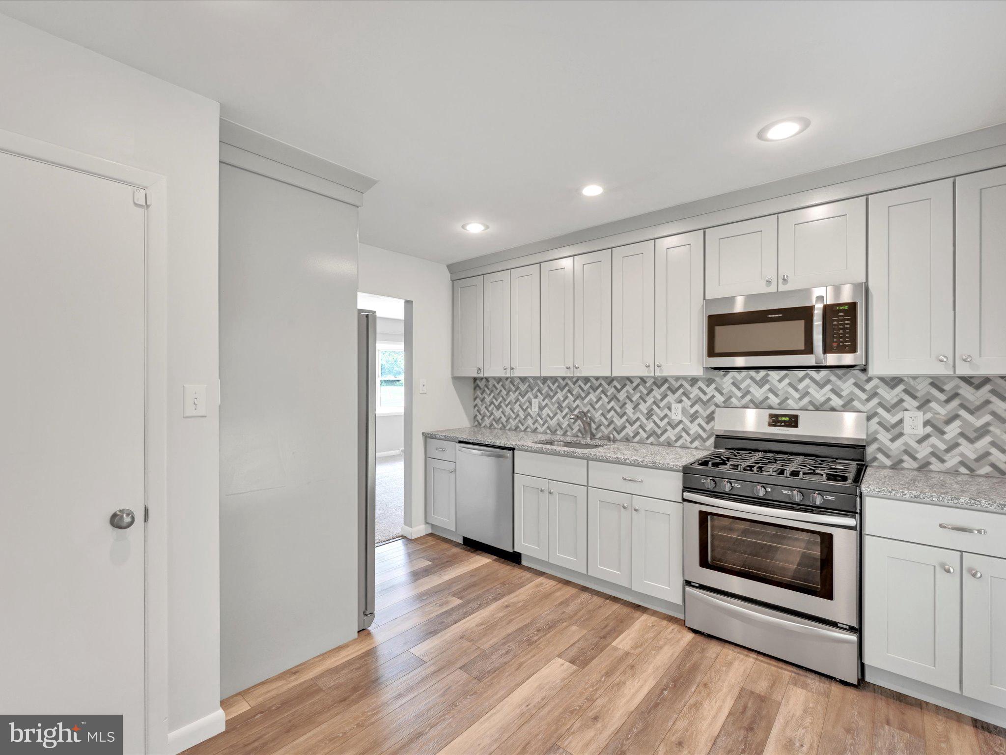 MANOR RIDGE - Residential