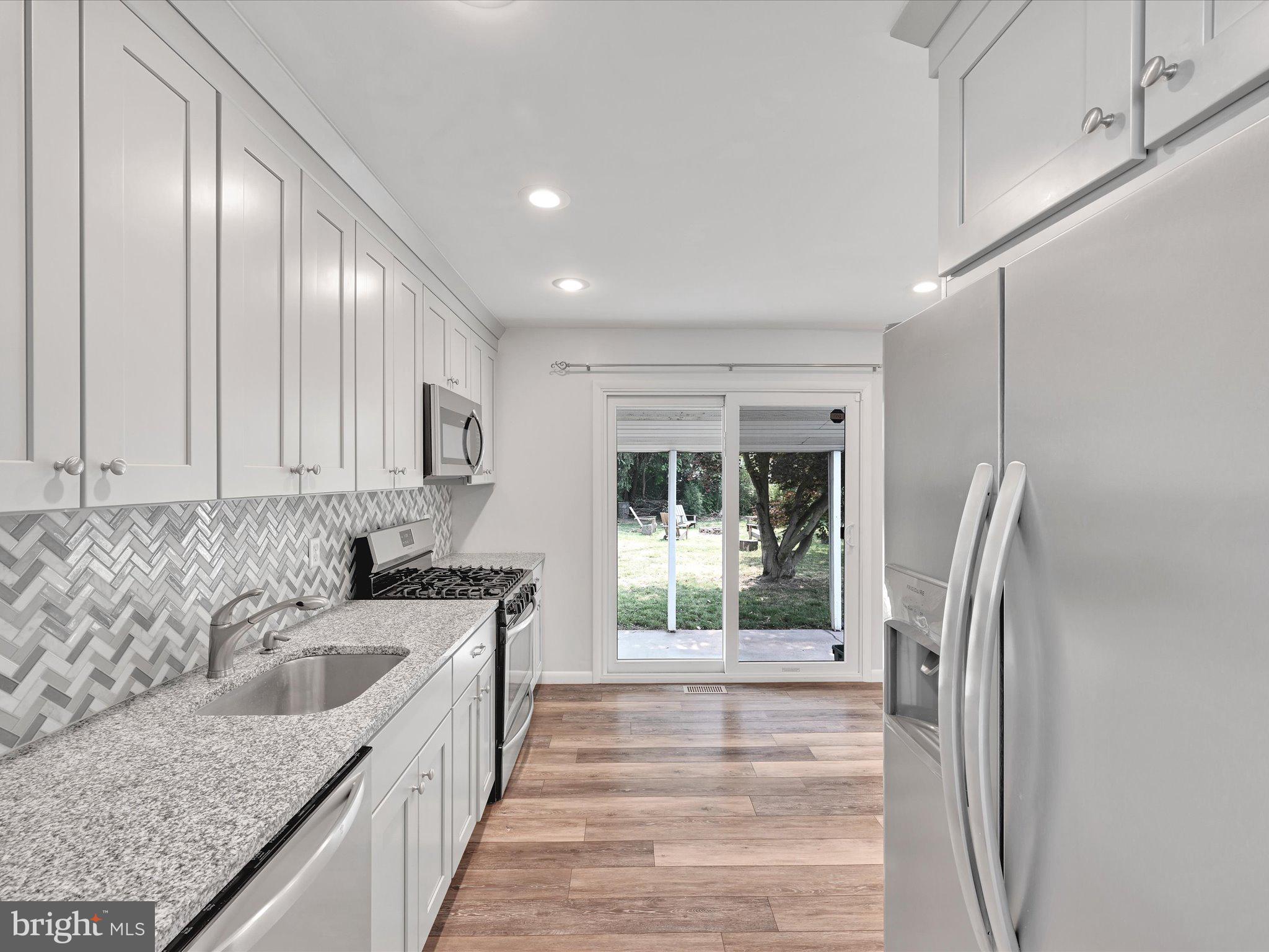 MANOR RIDGE - Residential