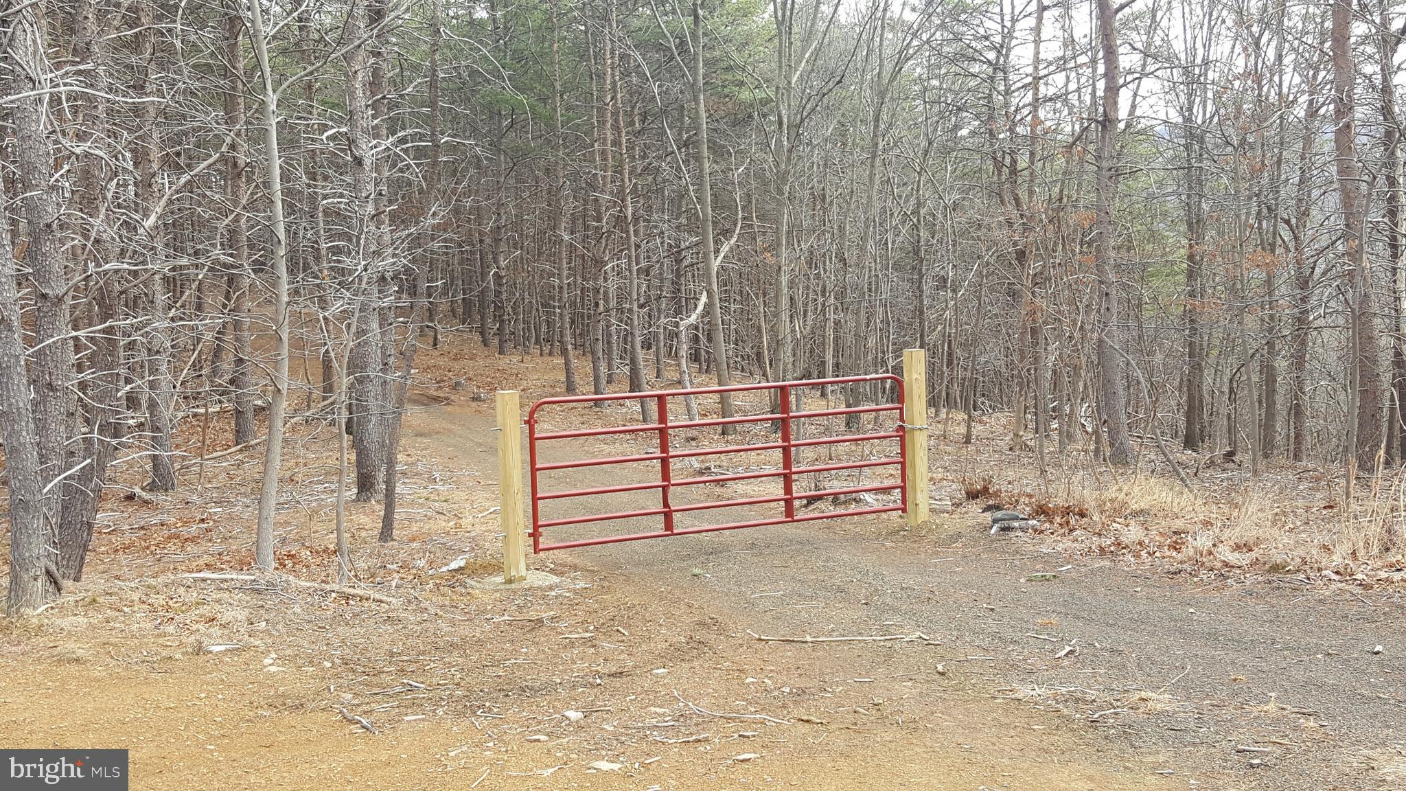 BLUFFS ON THE POTOMAC - Land