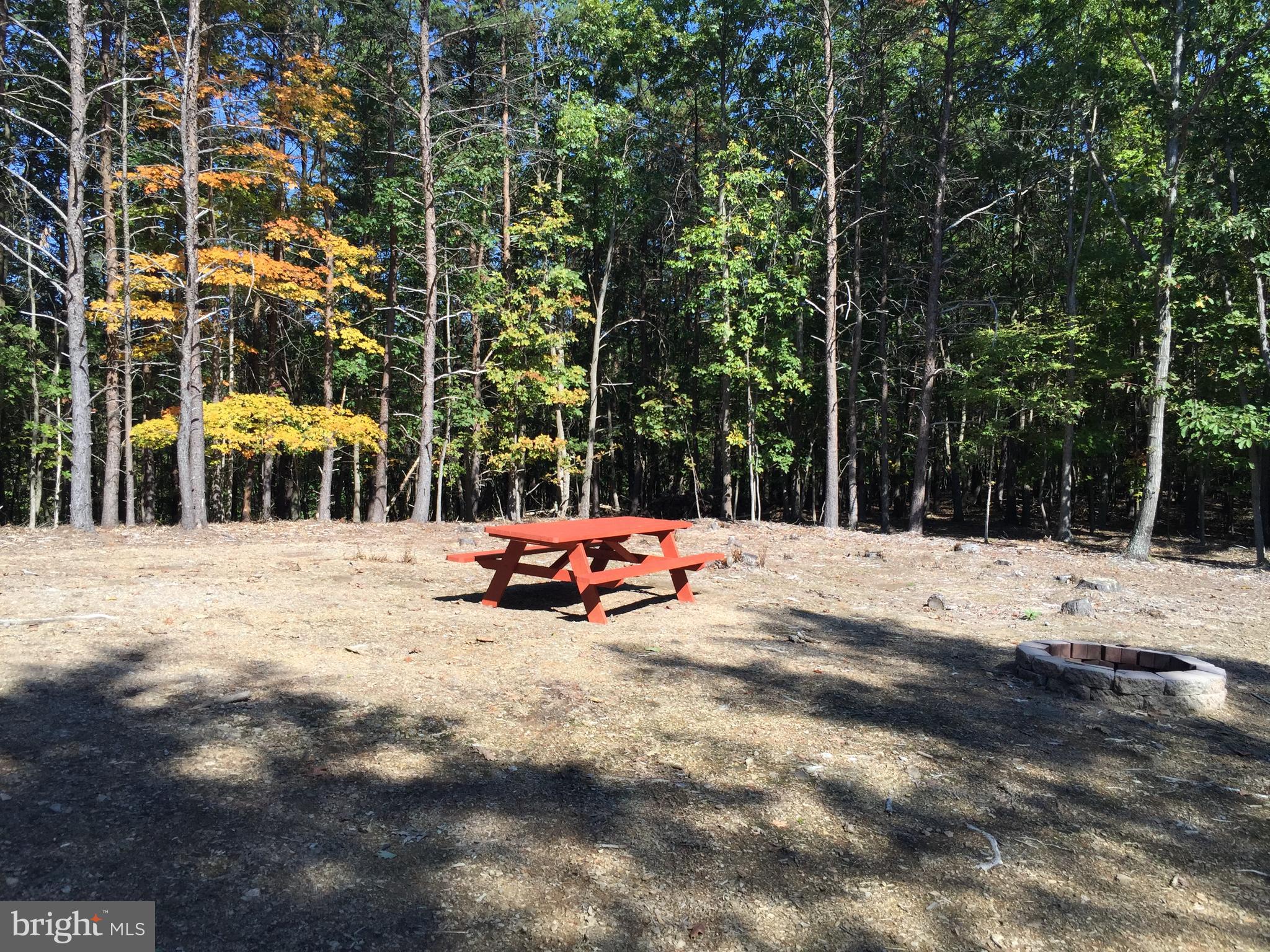 BLUFFS ON THE POTOMAC - Land