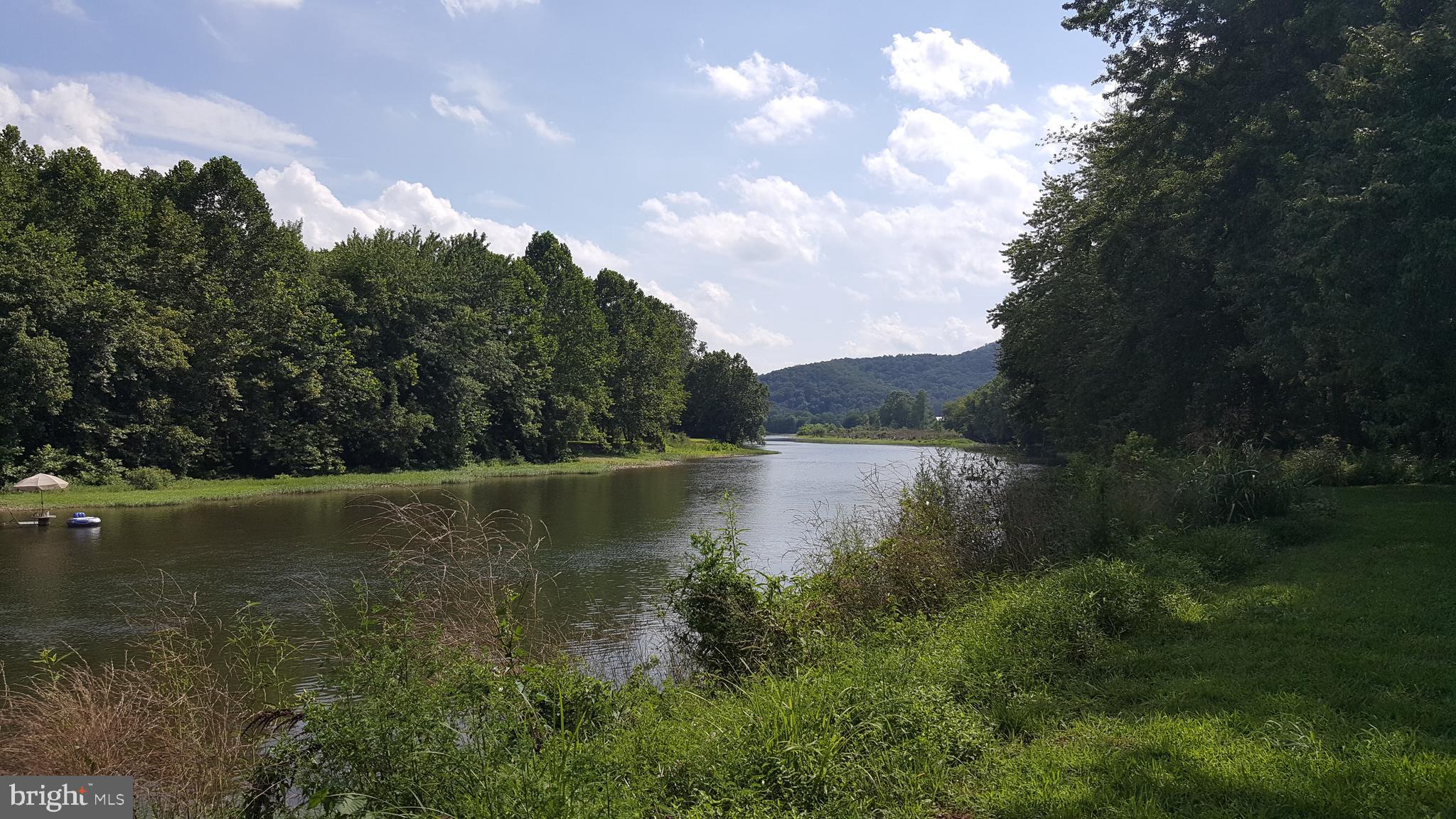 BLUFFS ON THE POTOMAC - Land