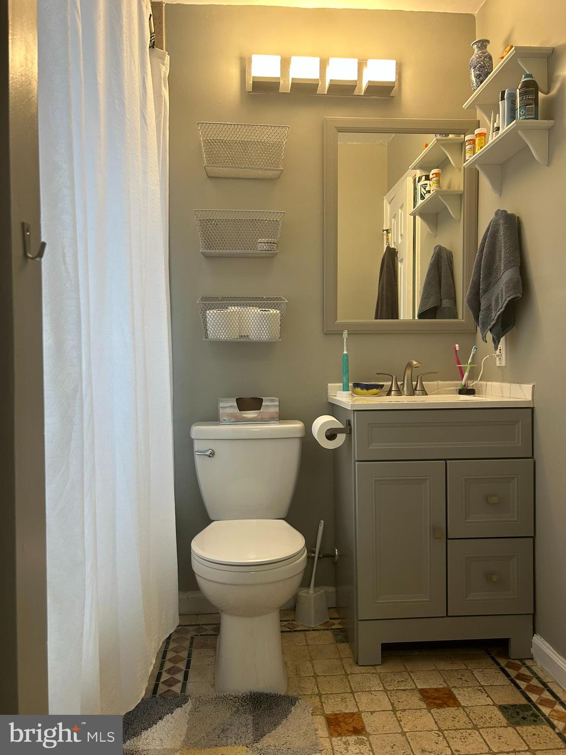 FAIRFAX HOMES - Residential Lease