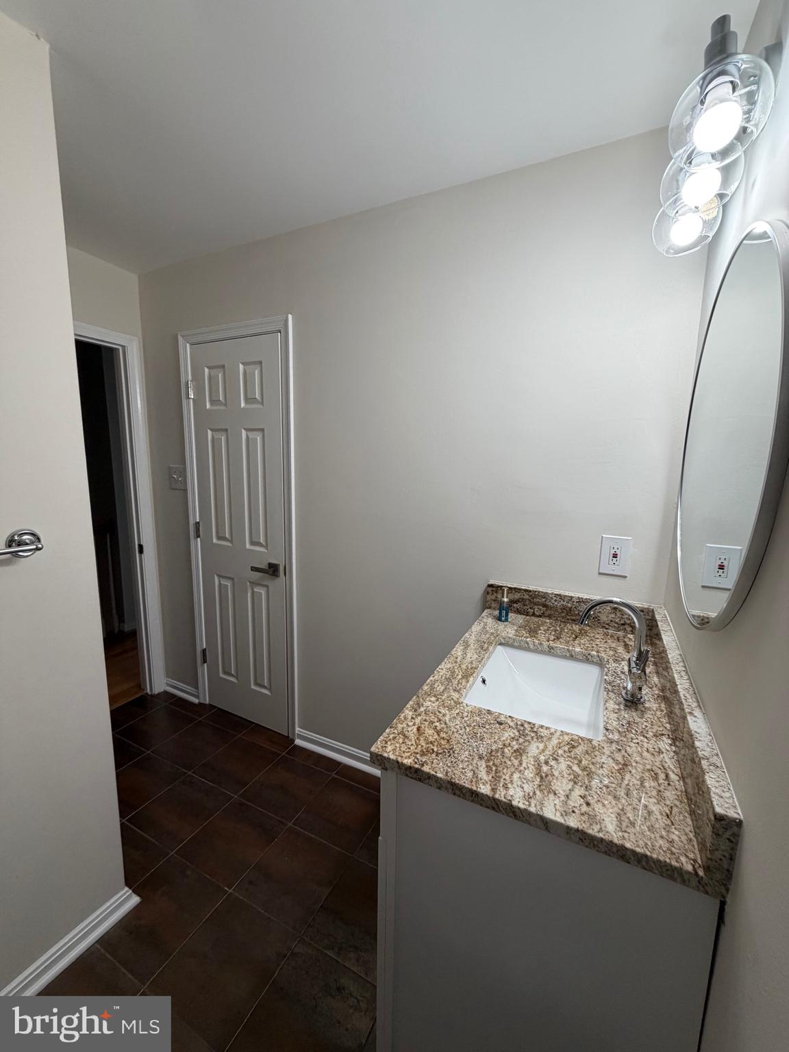 HILL OAKS CONDO PHASE 1- - Residential