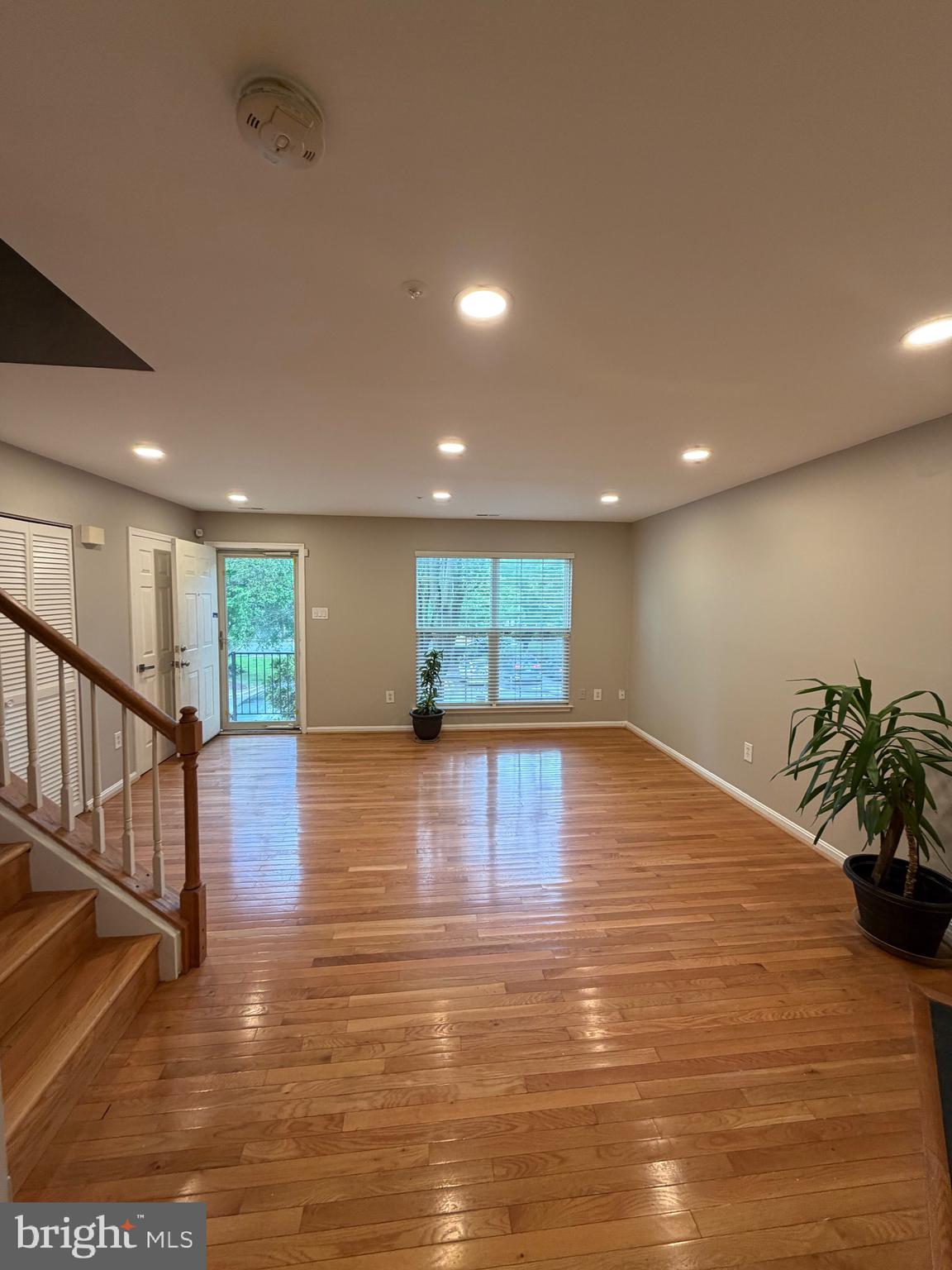 HILL OAKS CONDO PHASE 1- - Residential