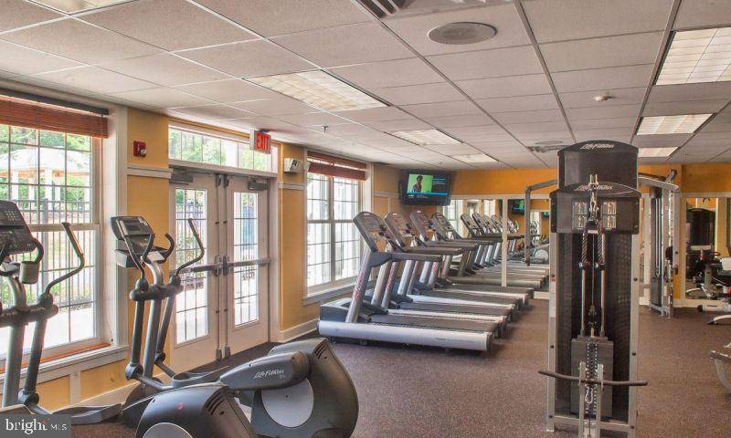 VIRGINIA HERITAGE AT LEE'S PARK - Residential