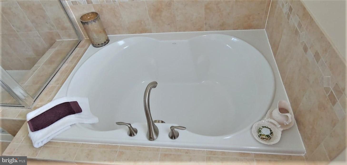 VIRGINIA HERITAGE AT LEE'S PARK - Residential