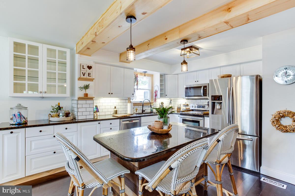 KENT ISLAND ESTATES - Residential