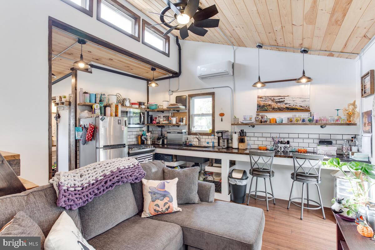 KENT ISLAND ESTATES - Residential