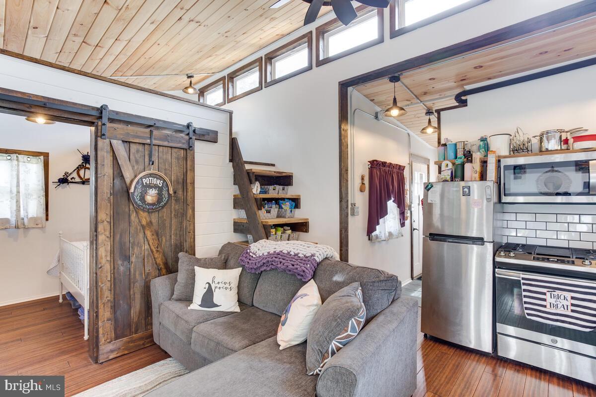 KENT ISLAND ESTATES - Residential