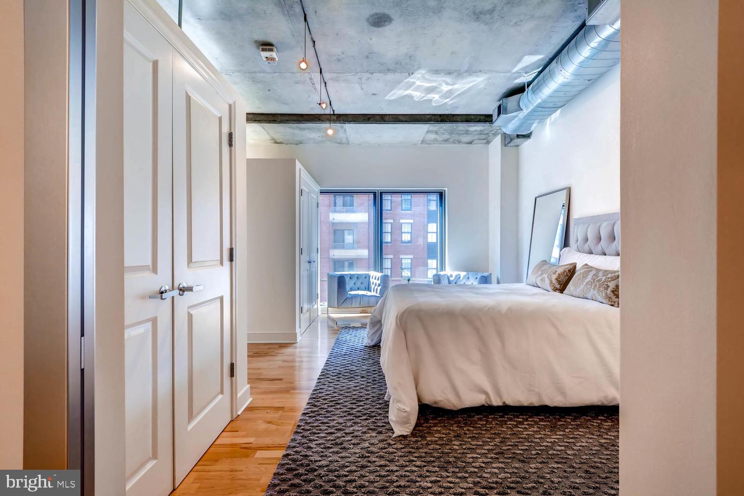 HARBOR EAST - Residential