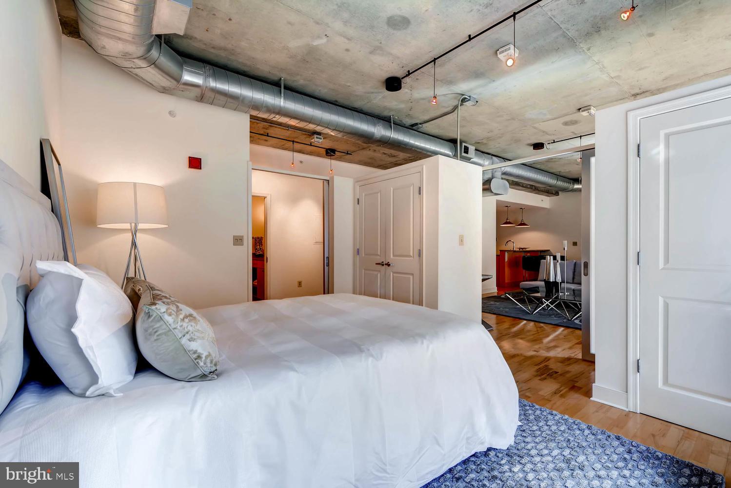 HARBOR EAST - Residential