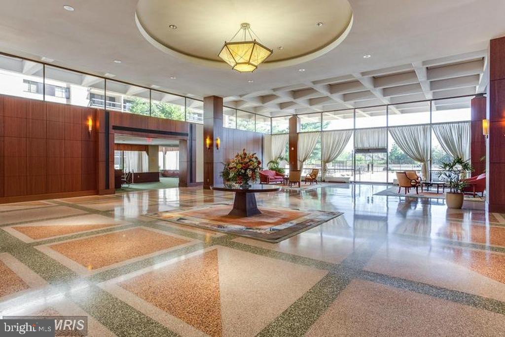 SKYLINE PLAZA - Residential